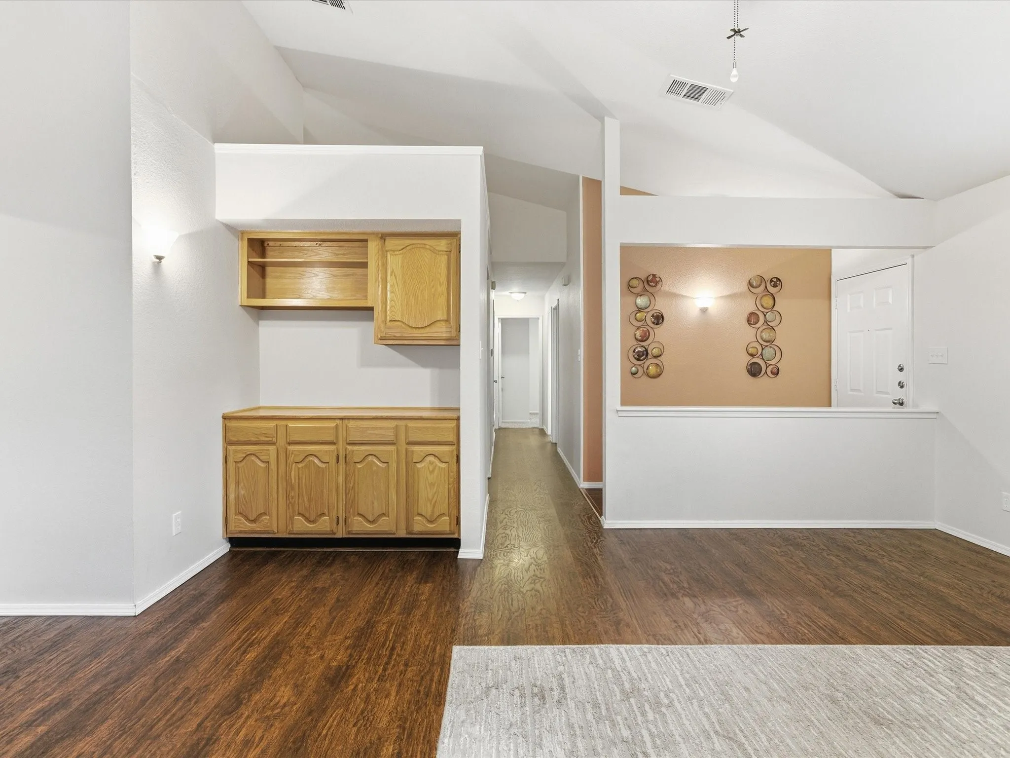 Single Family Residence For Sale in Tarrant County , 1705 Sandy Point Court, Arlington, Texas 76018, 4 Bedroom, 2 Bathroom, 2 Garage spaces, 1,888 Sqft, built in 1986, mls#21400425, Real Estate Agent in Arlington, Homes For Sale in Tarrant county, Homes For Sale in Arlington, Realtor in Arlington Texas, Real Estate Brokerage Independent Realty Texas, Luminita Cordes Realtor