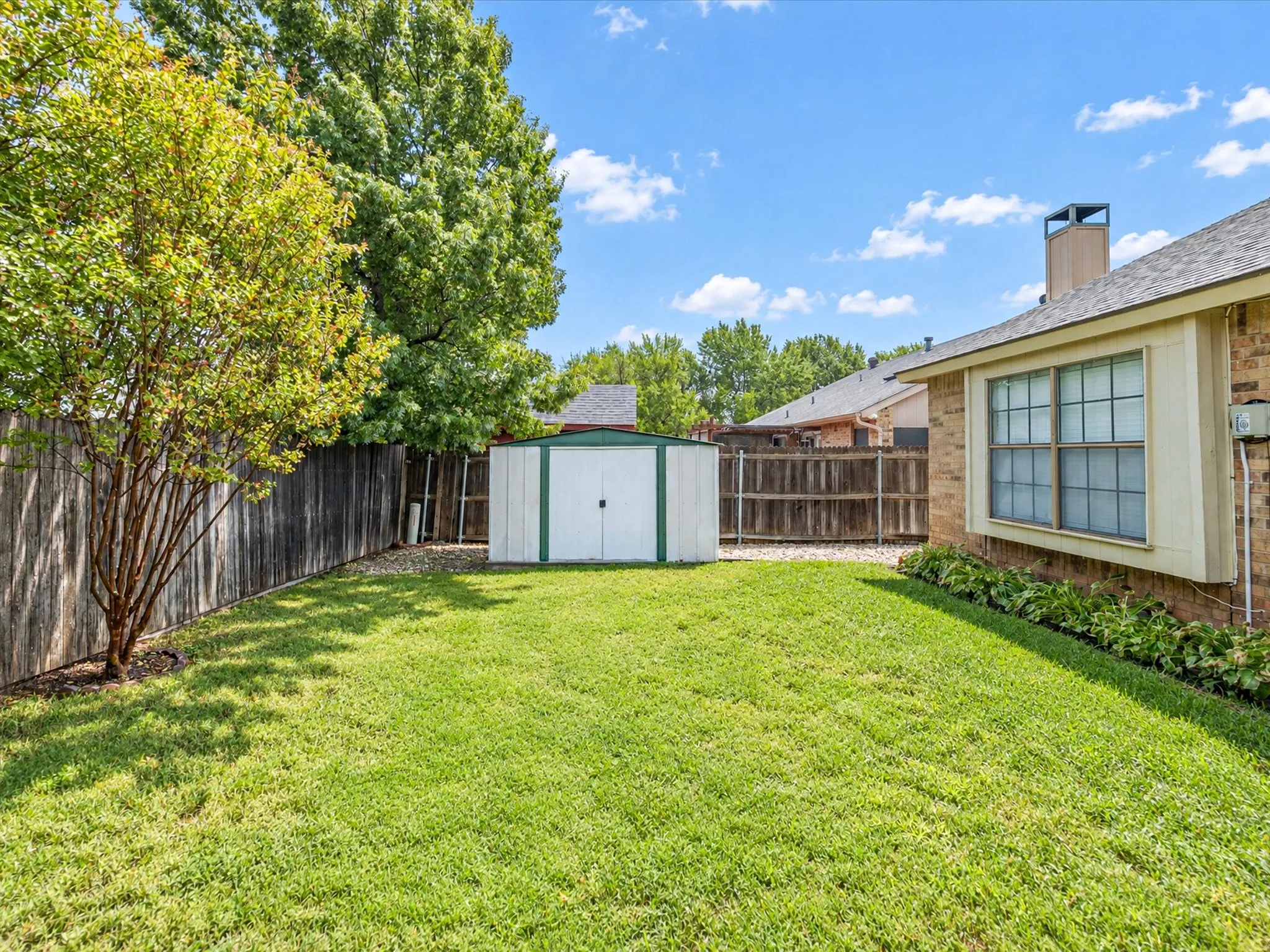 Single Family Residence For Sale in Tarrant County , 1705 Sandy Point Court, Arlington, Texas 76018, 4 Bedroom, 2 Bathroom, 2 Garage spaces, 1,888 Sqft, built in 1986, mls#21400425, Real Estate Agent in Arlington, Homes For Sale in Tarrant county, Homes For Sale in Arlington, Realtor in Arlington Texas, Real Estate Brokerage Independent Realty Texas, Luminita Cordes Realtor
