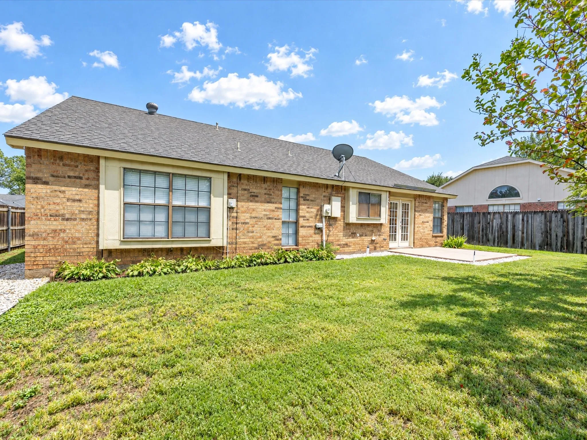 Single Family Residence For Sale in Tarrant County , 1705 Sandy Point Court, Arlington, Texas 76018, 4 Bedroom, 2 Bathroom, 2 Garage spaces, 1,888 Sqft, built in 1986, mls#21400425, Real Estate Agent in Arlington, Homes For Sale in Tarrant county, Homes For Sale in Arlington, Realtor in Arlington Texas, Real Estate Brokerage Independent Realty Texas, Luminita Cordes Realtor