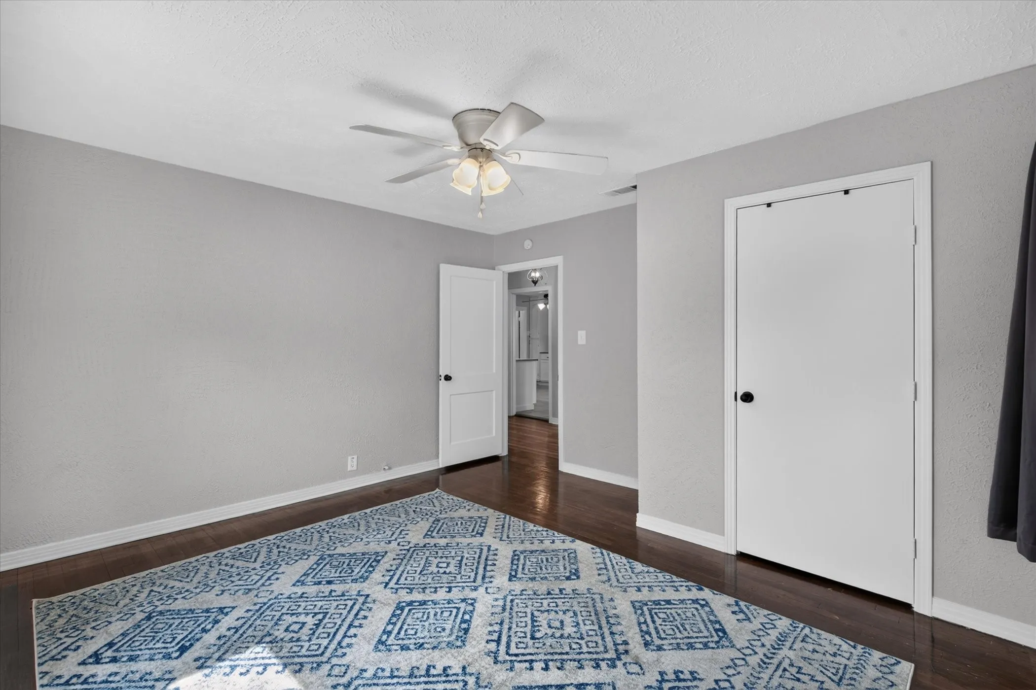 Single Family Residence For Sale in Parker County , 1412 Sloan Street, Weatherford, Texas 76086, 3 Bedroom, 2 Bathroom, Garage spaces, 1,566 Sqft, built in 1977, mls#21402225, Real Estate Agent in Weatherford, Homes For Sale in Parker county, Homes For Sale in Weatherford, Realtor in Weatherford Texas, Real Estate Brokerage Independent Realty Texas, Luminita Cordes Realtor