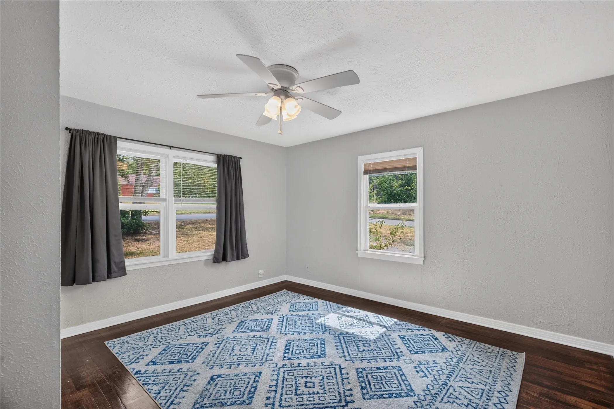 Single Family Residence For Sale in Parker County , 1412 Sloan Street, Weatherford, Texas 76086, 3 Bedroom, 2 Bathroom, Garage spaces, 1,566 Sqft, built in 1977, mls#21402225, Real Estate Agent in Weatherford, Homes For Sale in Parker county, Homes For Sale in Weatherford, Realtor in Weatherford Texas, Real Estate Brokerage Independent Realty Texas, Luminita Cordes Realtor