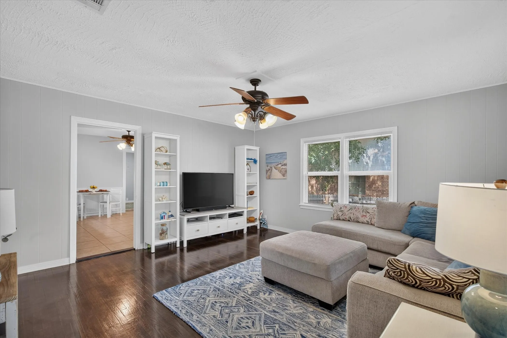 Single Family Residence For Sale in Parker County , 1412 Sloan Street, Weatherford, Texas 76086, 3 Bedroom, 2 Bathroom, Garage spaces, 1,566 Sqft, built in 1977, mls#21402225, Real Estate Agent in Weatherford, Homes For Sale in Parker county, Homes For Sale in Weatherford, Realtor in Weatherford Texas, Real Estate Brokerage Independent Realty Texas, Luminita Cordes Realtor