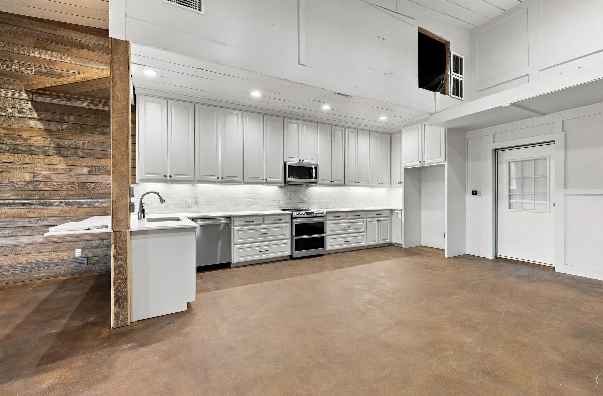Warehouse For Rent in Grayson County , 8667 Us-377, Collinsville, Texas 76233, 0, 0, Garage spaces, 0 Sqft, built in 2017, mls#21400844, Real Estate Agent in Collinsville, Homes For Rent in Grayson county, Homes For Rent in Collinsville, Realtor in Collinsville Texas, Real Estate Brokerage Independent Realty Texas, Luminita Cordes Realtor