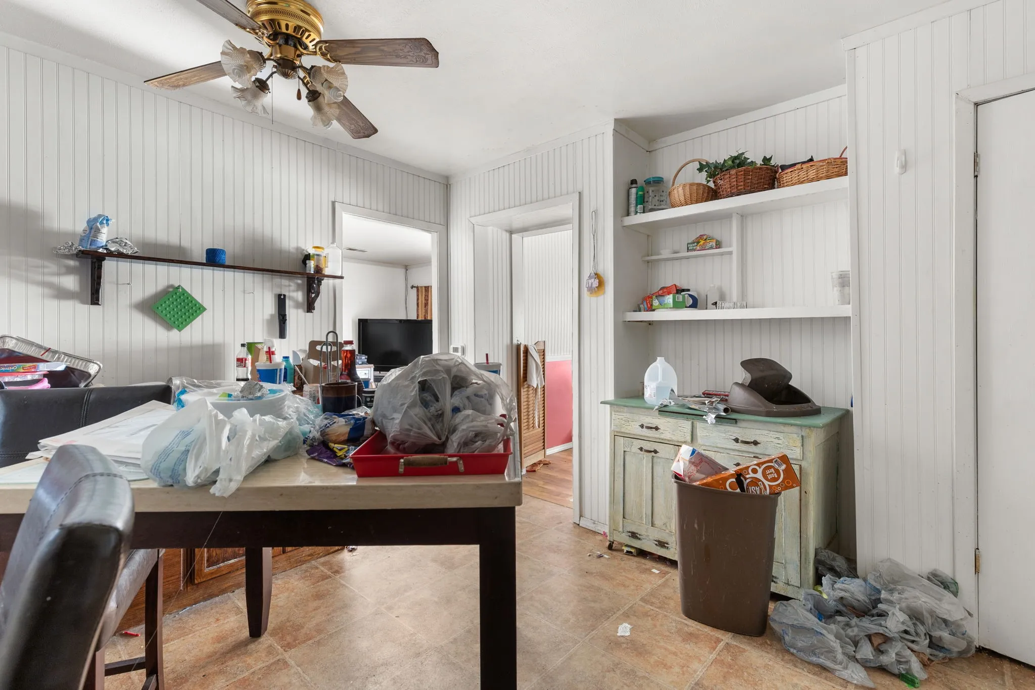 Single Family Residence For Sale in Clay County , 515 N Angelina Street, Henrietta, Texas 76365, 3 Bedroom, 2 Bathroom, Garage spaces, 1,746 Sqft, built in 1965, mls#21402209, Real Estate Agent in Henrietta, Homes For Sale in Clay county, Homes For Sale in Henrietta, Realtor in Henrietta Texas, Real Estate Brokerage Independent Realty Texas, Luminita Cordes Realtor