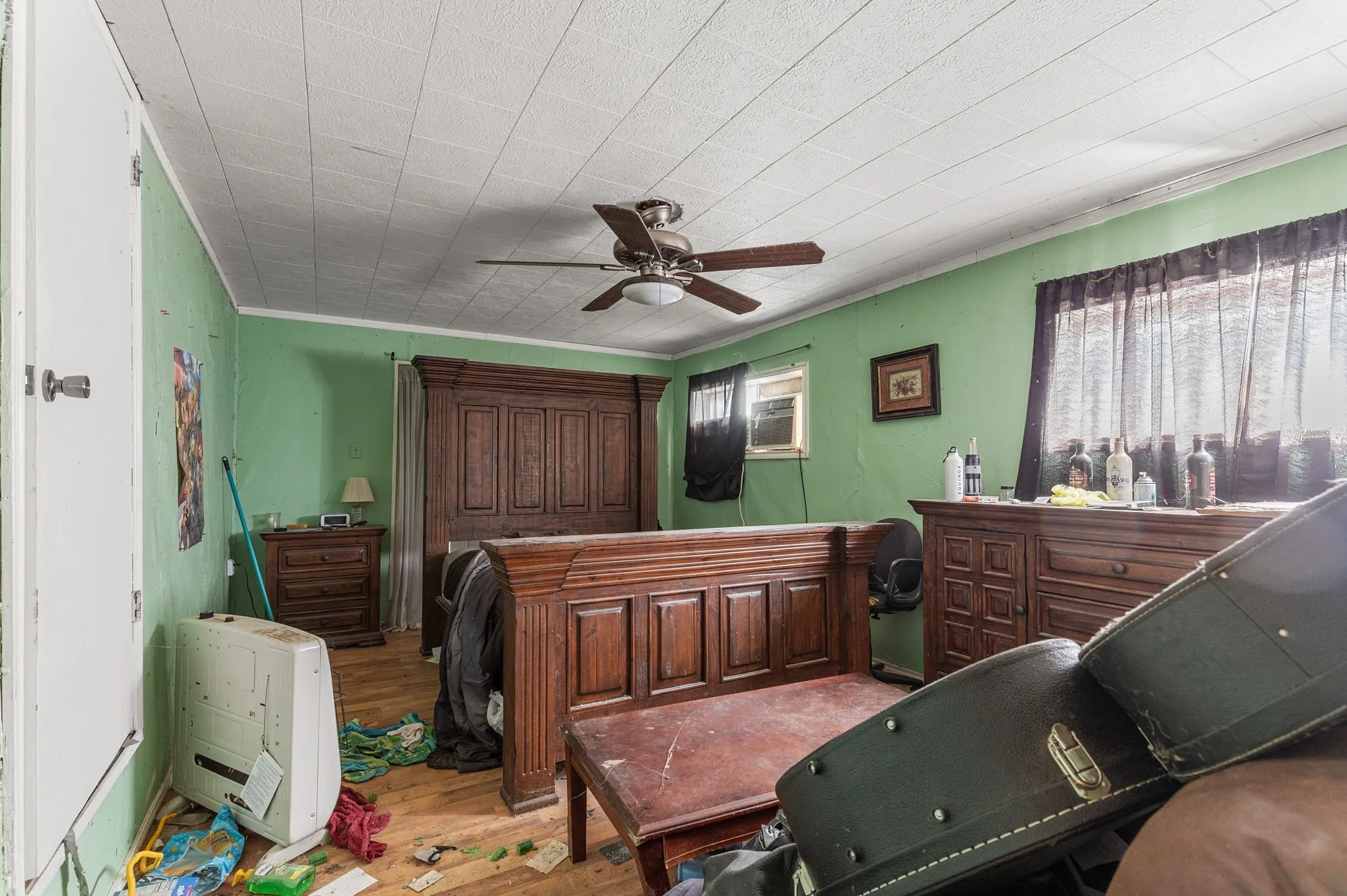 Single Family Residence For Sale in Clay County , 515 N Angelina Street, Henrietta, Texas 76365, 3 Bedroom, 2 Bathroom, Garage spaces, 1,746 Sqft, built in 1965, mls#21402209, Real Estate Agent in Henrietta, Homes For Sale in Clay county, Homes For Sale in Henrietta, Realtor in Henrietta Texas, Real Estate Brokerage Independent Realty Texas, Luminita Cordes Realtor