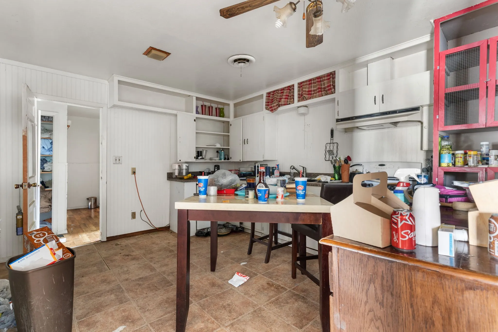 Single Family Residence For Sale in Clay County , 515 N Angelina Street, Henrietta, Texas 76365, 3 Bedroom, 2 Bathroom, Garage spaces, 1,746 Sqft, built in 1965, mls#21402209, Real Estate Agent in Henrietta, Homes For Sale in Clay county, Homes For Sale in Henrietta, Realtor in Henrietta Texas, Real Estate Brokerage Independent Realty Texas, Luminita Cordes Realtor