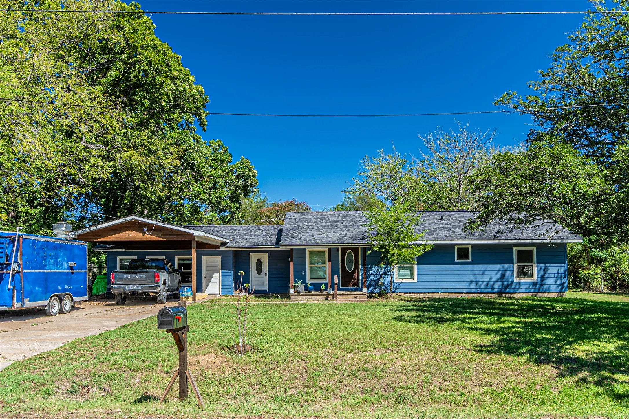 Single Family Residence For Sale in Van Zandt County , 919 Canton Avenue, Wills Point, Texas 75169, 5 Bedroom, 3 Bathroom, Garage spaces, 2,186 Sqft, built in 1951, mls#21402186, Real Estate Agent in Wills Point, Homes For Sale in Van Zandt county, Homes For Sale in Wills Point, Realtor in Wills Point Texas, Real Estate Brokerage Independent Realty Texas, Luminita Cordes Realtor