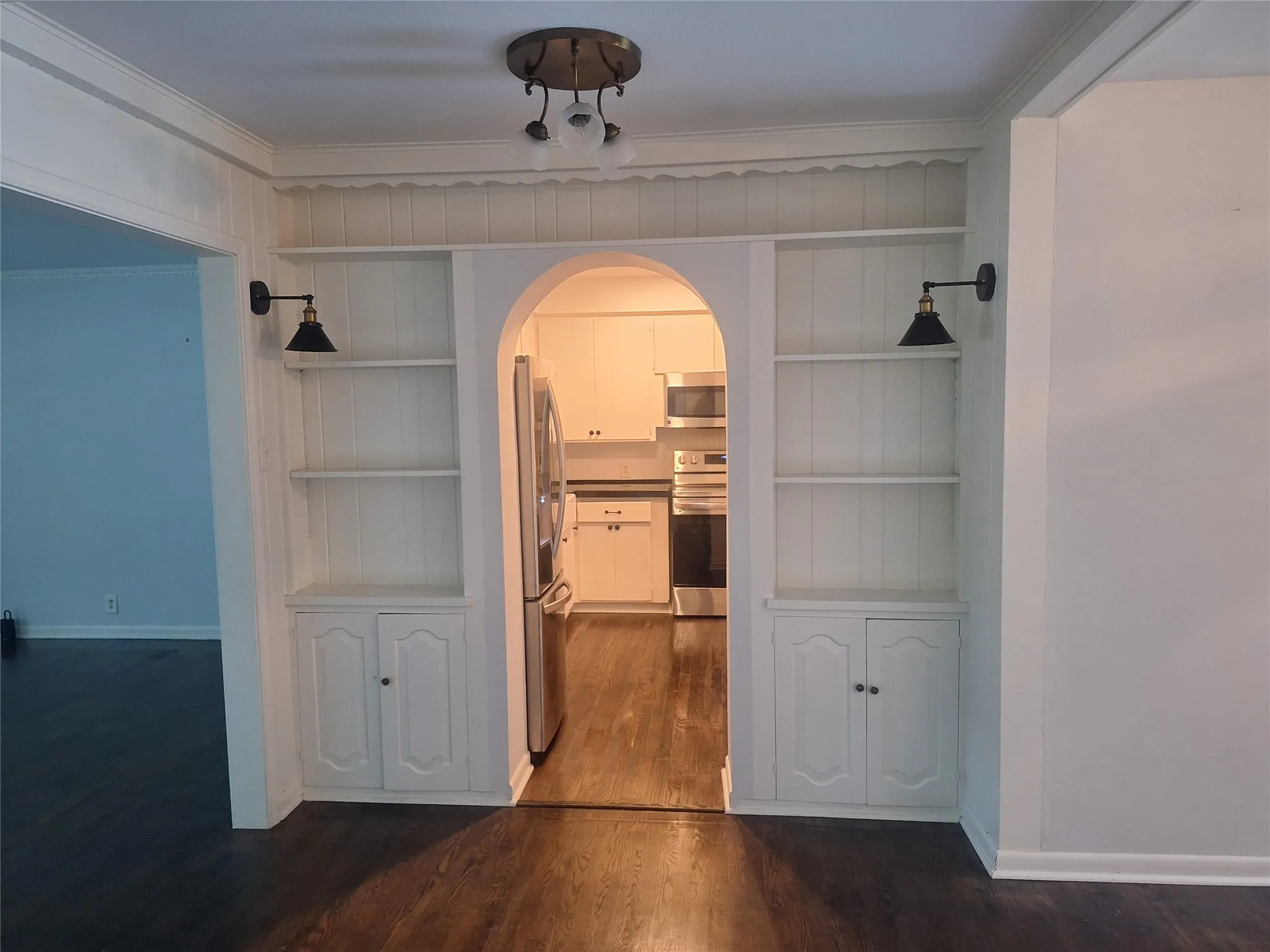 Condominium For Rent in Dallas County , 6131 Bandera Avenue B, Dallas, Texas 75225, 2 Bedroom, 2 Bathroom, Garage spaces, 1,381 Sqft, built in 1955, mls#21402233, Real Estate Agent in Dallas, Homes For Rent in Dallas county, Homes For Rent in Dallas, Realtor in Dallas Texas, Real Estate Brokerage Independent Realty Texas, Luminita Cordes Realtor