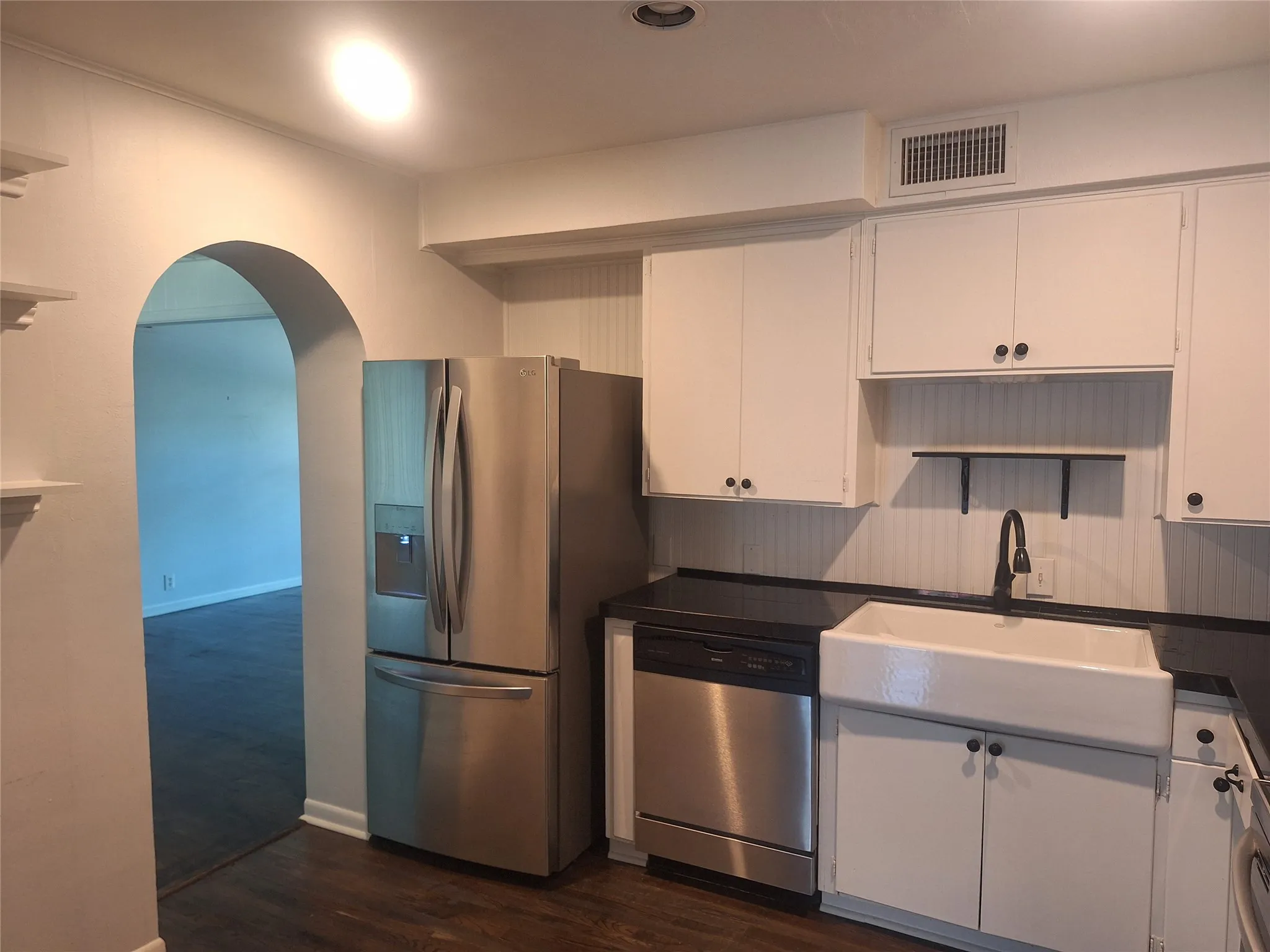 Condominium For Rent in Dallas County , 6131 Bandera Avenue B, Dallas, Texas 75225, 2 Bedroom, 2 Bathroom, Garage spaces, 1,381 Sqft, built in 1955, mls#21402233, Real Estate Agent in Dallas, Homes For Rent in Dallas county, Homes For Rent in Dallas, Realtor in Dallas Texas, Real Estate Brokerage Independent Realty Texas, Luminita Cordes Realtor