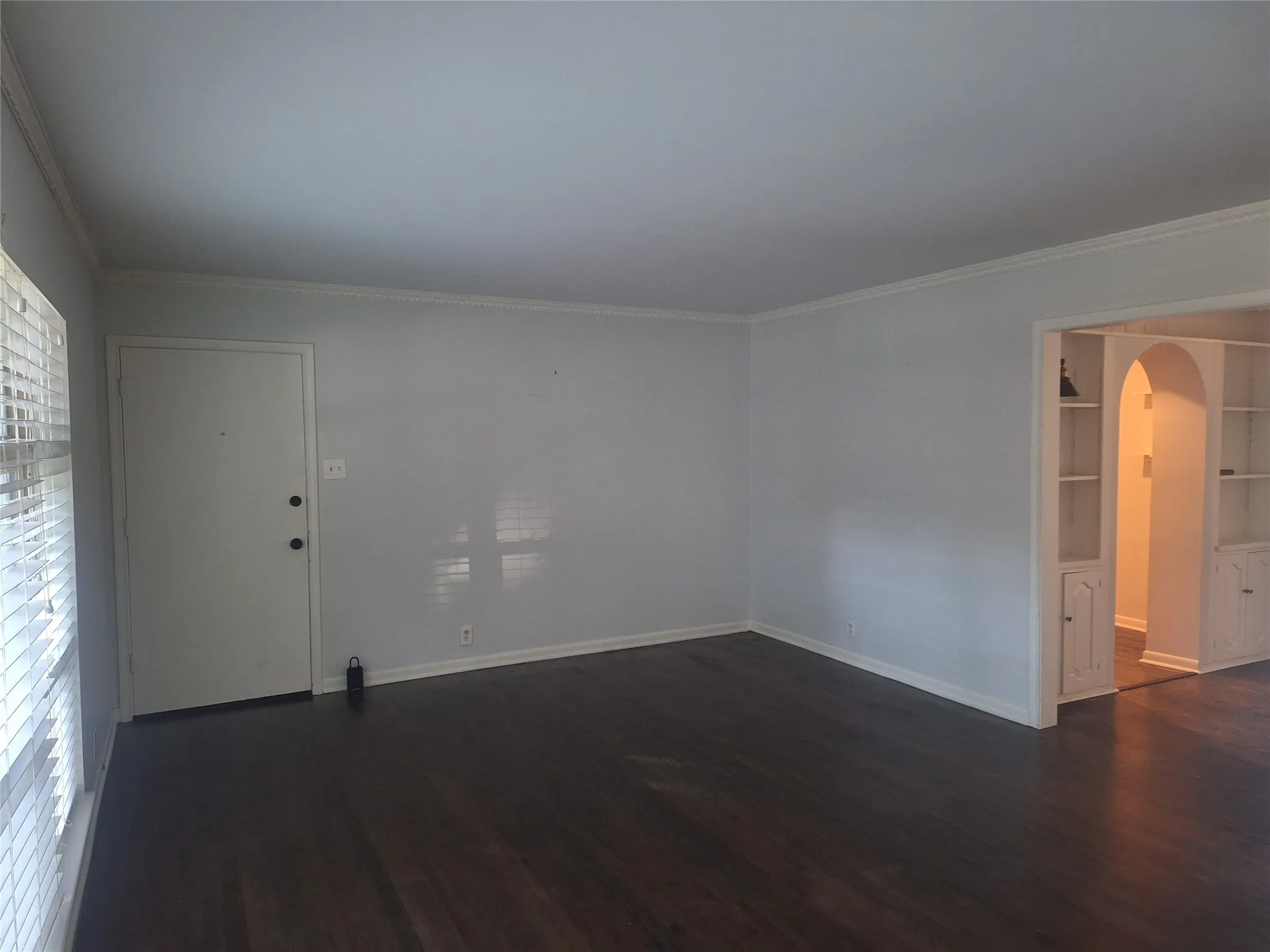 Condominium For Rent in Dallas County , 6131 Bandera Avenue B, Dallas, Texas 75225, 2 Bedroom, 2 Bathroom, Garage spaces, 1,381 Sqft, built in 1955, mls#21402233, Real Estate Agent in Dallas, Homes For Rent in Dallas county, Homes For Rent in Dallas, Realtor in Dallas Texas, Real Estate Brokerage Independent Realty Texas, Luminita Cordes Realtor