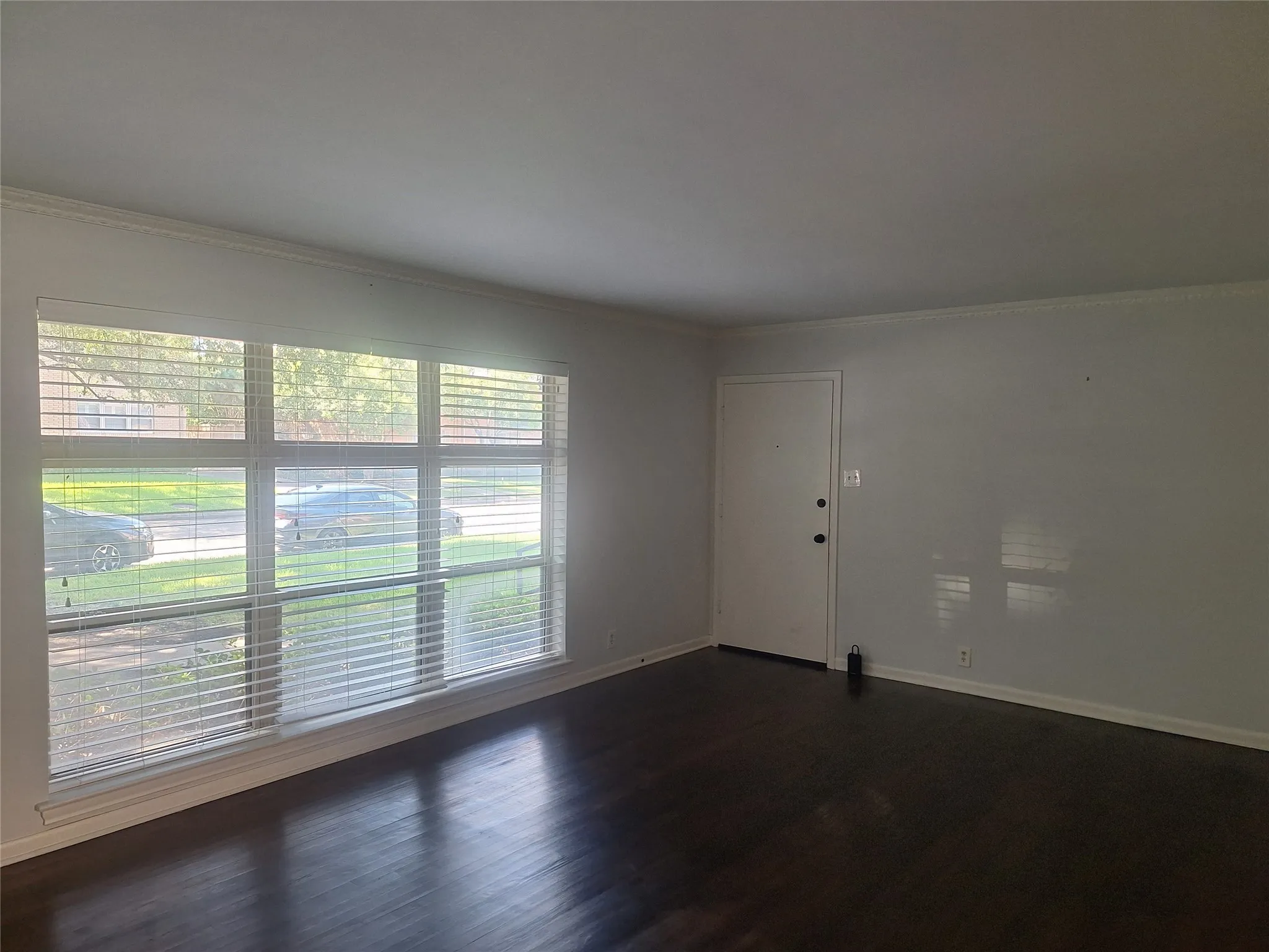 Condominium For Rent in Dallas County , 6131 Bandera Avenue B, Dallas, Texas 75225, 2 Bedroom, 2 Bathroom, Garage spaces, 1,381 Sqft, built in 1955, mls#21402233, Real Estate Agent in Dallas, Homes For Rent in Dallas county, Homes For Rent in Dallas, Realtor in Dallas Texas, Real Estate Brokerage Independent Realty Texas, Luminita Cordes Realtor