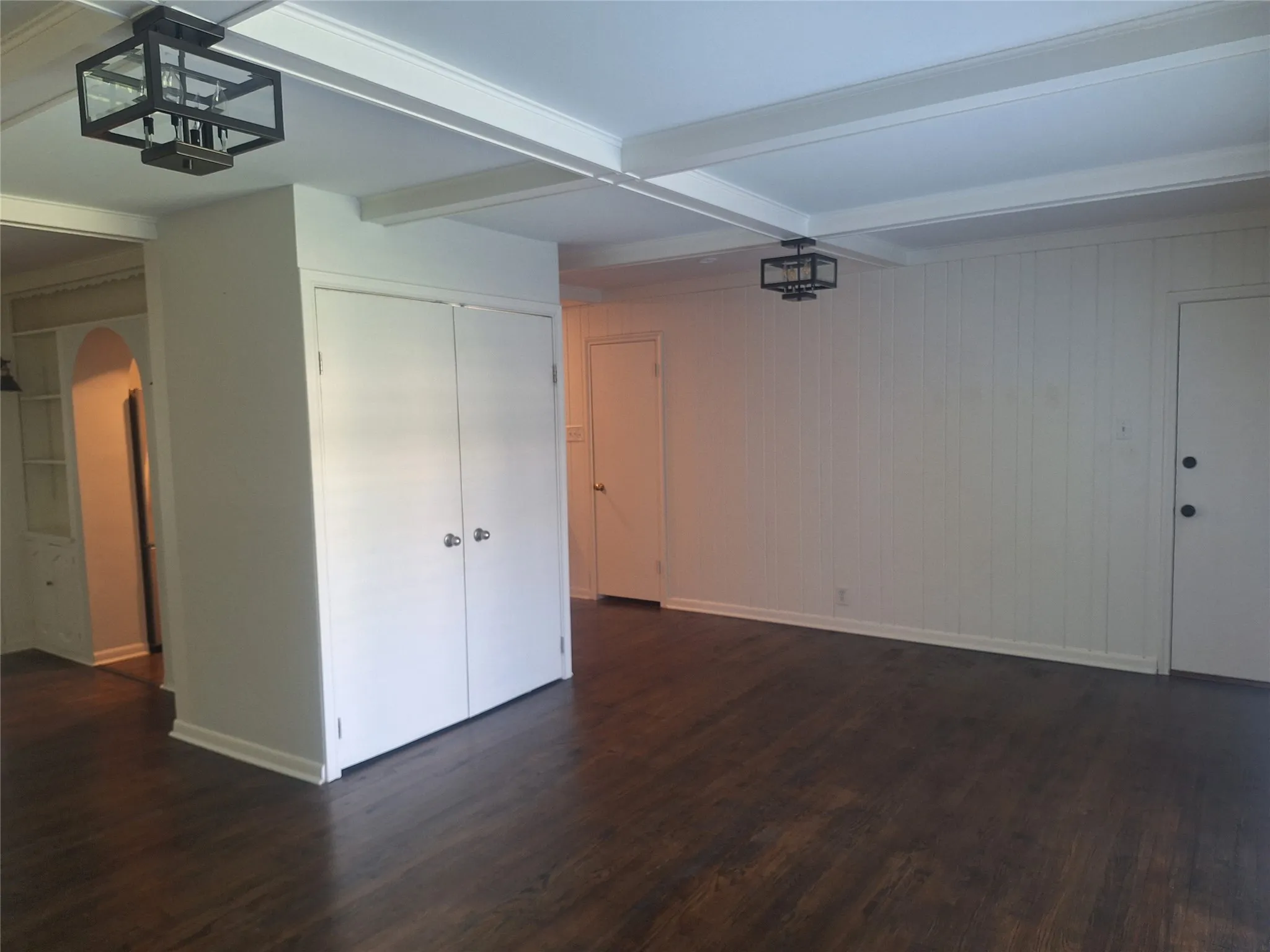 Condominium For Rent in Dallas County , 6131 Bandera Avenue B, Dallas, Texas 75225, 2 Bedroom, 2 Bathroom, Garage spaces, 1,381 Sqft, built in 1955, mls#21402233, Real Estate Agent in Dallas, Homes For Rent in Dallas county, Homes For Rent in Dallas, Realtor in Dallas Texas, Real Estate Brokerage Independent Realty Texas, Luminita Cordes Realtor