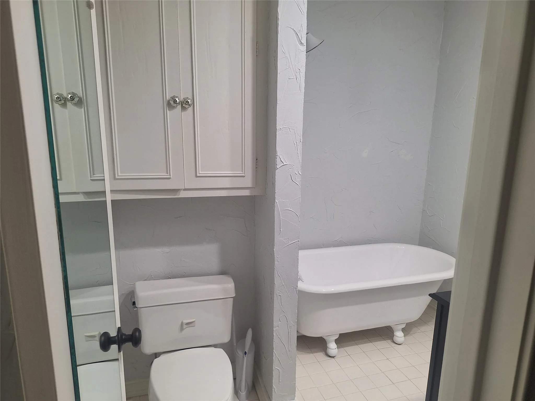 Condominium For Rent in Dallas County , 6131 Bandera Avenue B, Dallas, Texas 75225, 2 Bedroom, 2 Bathroom, Garage spaces, 1,381 Sqft, built in 1955, mls#21402233, Real Estate Agent in Dallas, Homes For Rent in Dallas county, Homes For Rent in Dallas, Realtor in Dallas Texas, Real Estate Brokerage Independent Realty Texas, Luminita Cordes Realtor