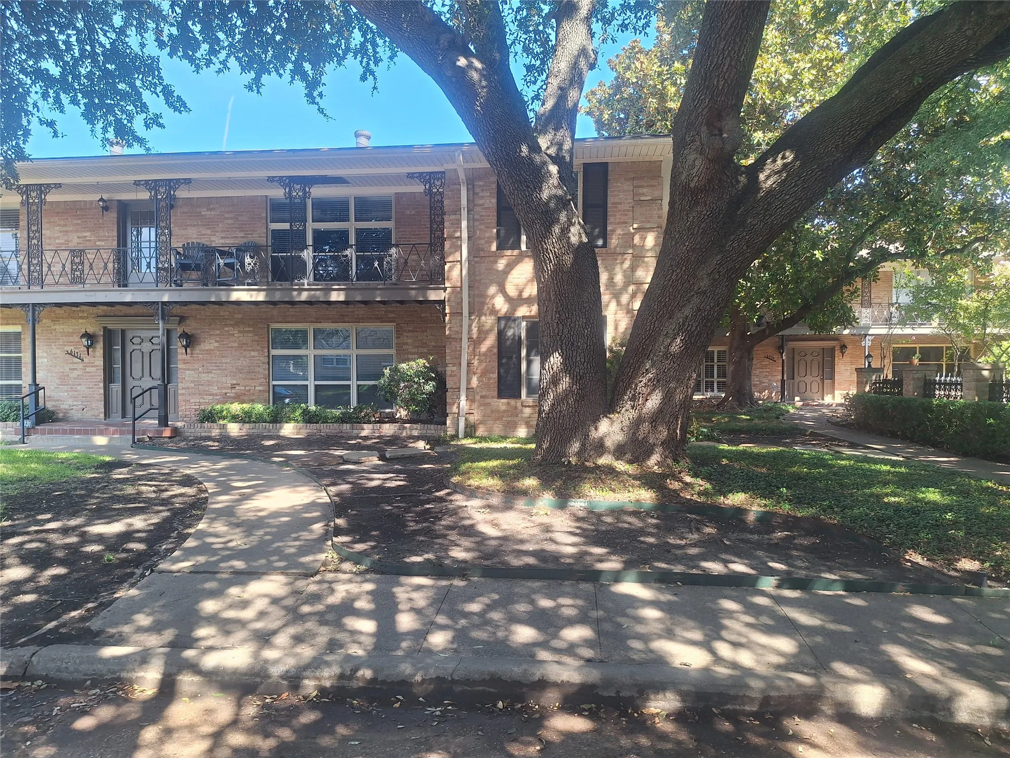 Condominium For Rent in Dallas County , 6131 Bandera Avenue B, Dallas, Texas 75225, 2 Bedroom, 2 Bathroom, Garage spaces, 1,381 Sqft, built in 1955, mls#21402233, Real Estate Agent in Dallas, Homes For Rent in Dallas county, Homes For Rent in Dallas, Realtor in Dallas Texas, Real Estate Brokerage Independent Realty Texas, Luminita Cordes Realtor