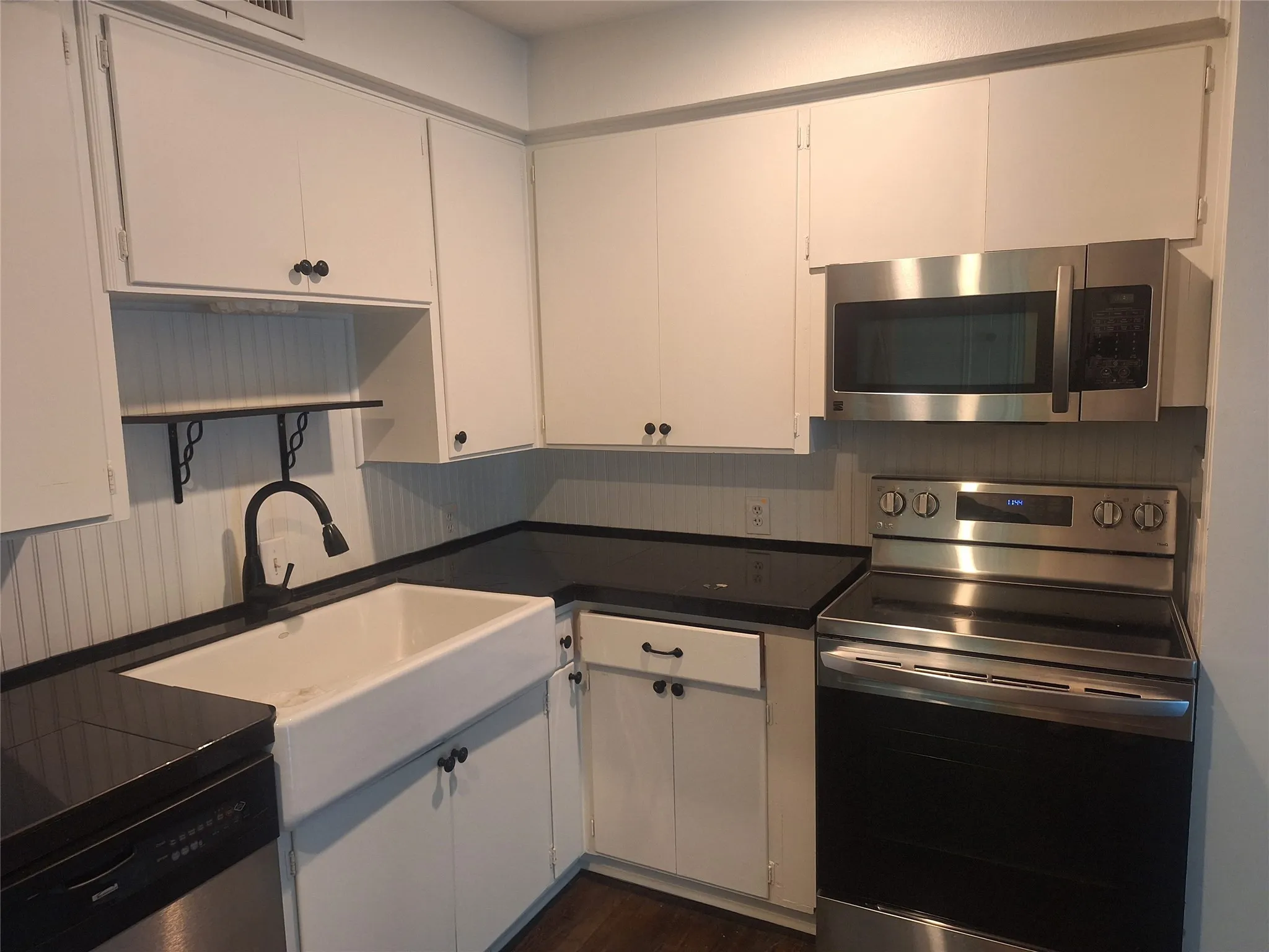 Condominium For Rent in Dallas County , 6131 Bandera Avenue B, Dallas, Texas 75225, 2 Bedroom, 2 Bathroom, Garage spaces, 1,381 Sqft, built in 1955, mls#21402233, Real Estate Agent in Dallas, Homes For Rent in Dallas county, Homes For Rent in Dallas, Realtor in Dallas Texas, Real Estate Brokerage Independent Realty Texas, Luminita Cordes Realtor