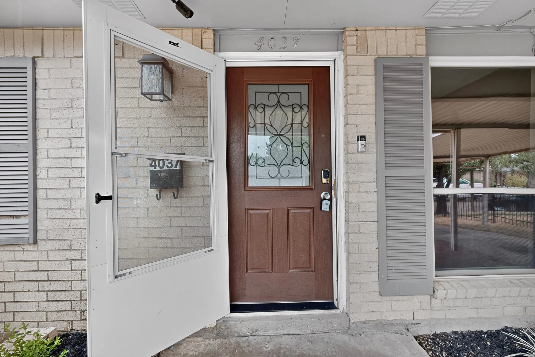 Single Family Residence For Sale in Dallas County , 4037 Salem Drive, Garland, Texas 75043, 3 Bedroom, 1 Bathroom, 1 Garage spaces, 1,246 Sqft, built in 1971, mls#21400047, Real Estate Agent in Garland, Homes For Sale in Dallas county, Homes For Sale in Garland, Realtor in Garland Texas, Real Estate Brokerage Independent Realty Texas, Luminita Cordes Realtor