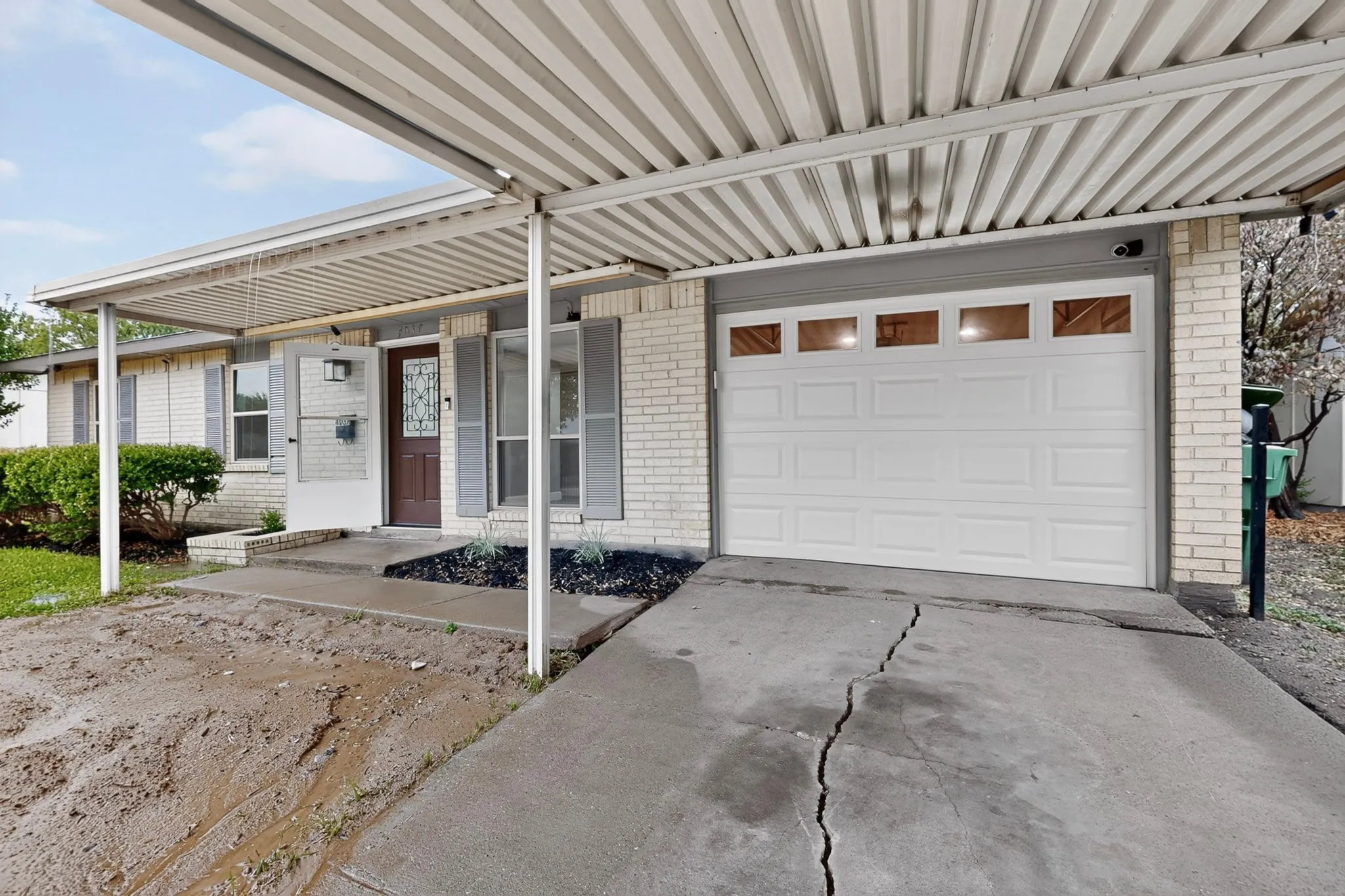 Single Family Residence For Sale in Dallas County , 4037 Salem Drive, Garland, Texas 75043, 3 Bedroom, 1 Bathroom, 1 Garage spaces, 1,246 Sqft, built in 1971, mls#21400047, Real Estate Agent in Garland, Homes For Sale in Dallas county, Homes For Sale in Garland, Realtor in Garland Texas, Real Estate Brokerage Independent Realty Texas, Luminita Cordes Realtor