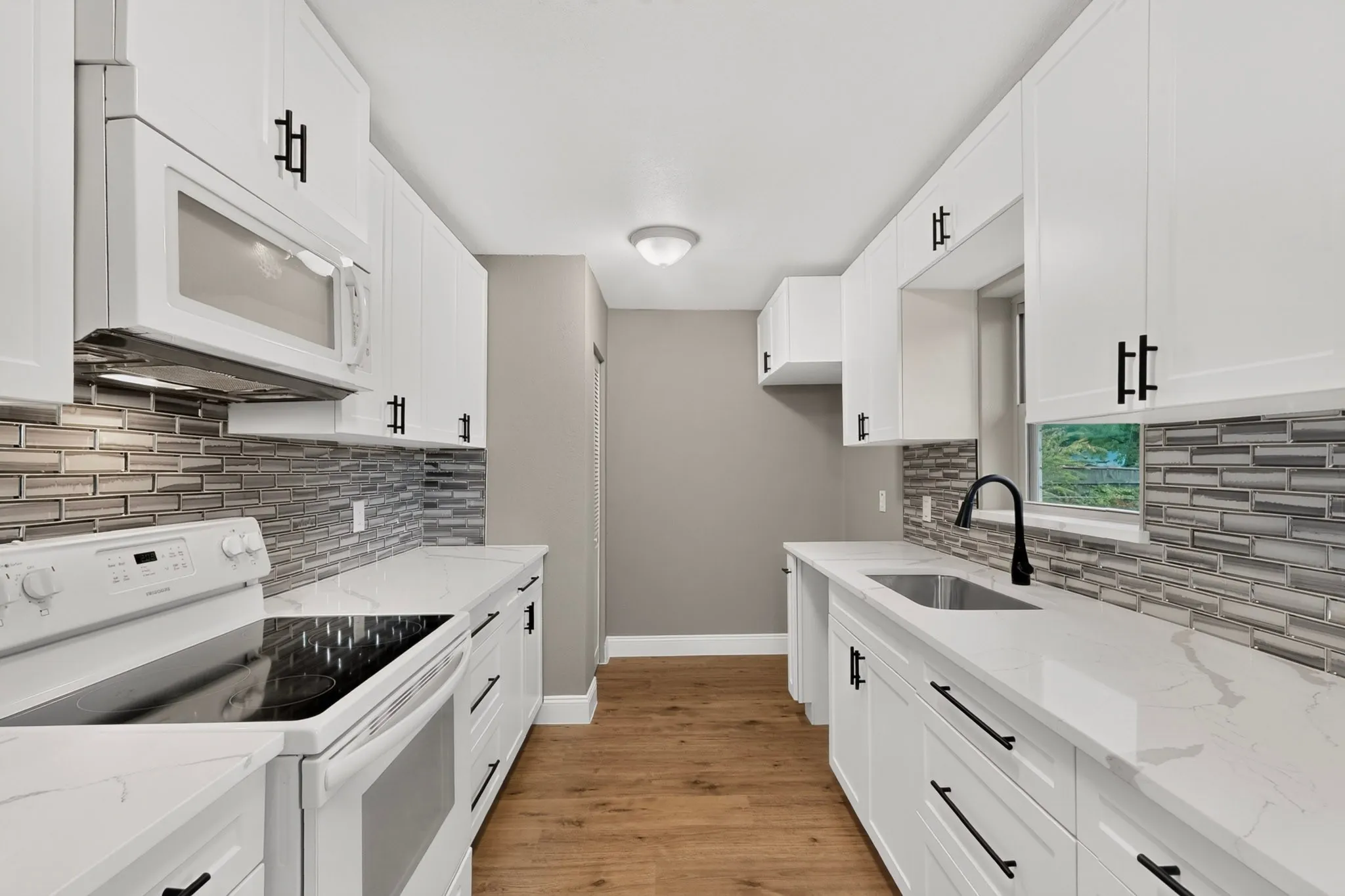 Single Family Residence For Sale in Dallas County , 4037 Salem Drive, Garland, Texas 75043, 3 Bedroom, 1 Bathroom, 1 Garage spaces, 1,246 Sqft, built in 1971, mls#21400047, Real Estate Agent in Garland, Homes For Sale in Dallas county, Homes For Sale in Garland, Realtor in Garland Texas, Real Estate Brokerage Independent Realty Texas, Luminita Cordes Realtor