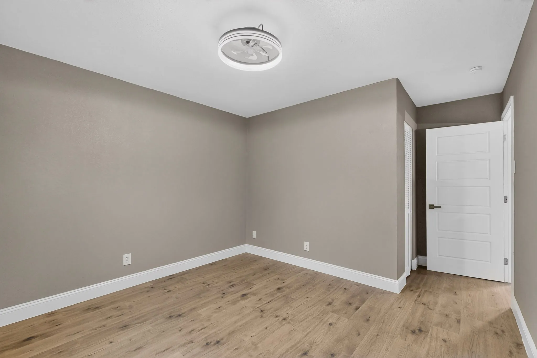 Single Family Residence For Sale in Dallas County , 4037 Salem Drive, Garland, Texas 75043, 3 Bedroom, 1 Bathroom, 1 Garage spaces, 1,246 Sqft, built in 1971, mls#21400047, Real Estate Agent in Garland, Homes For Sale in Dallas county, Homes For Sale in Garland, Realtor in Garland Texas, Real Estate Brokerage Independent Realty Texas, Luminita Cordes Realtor