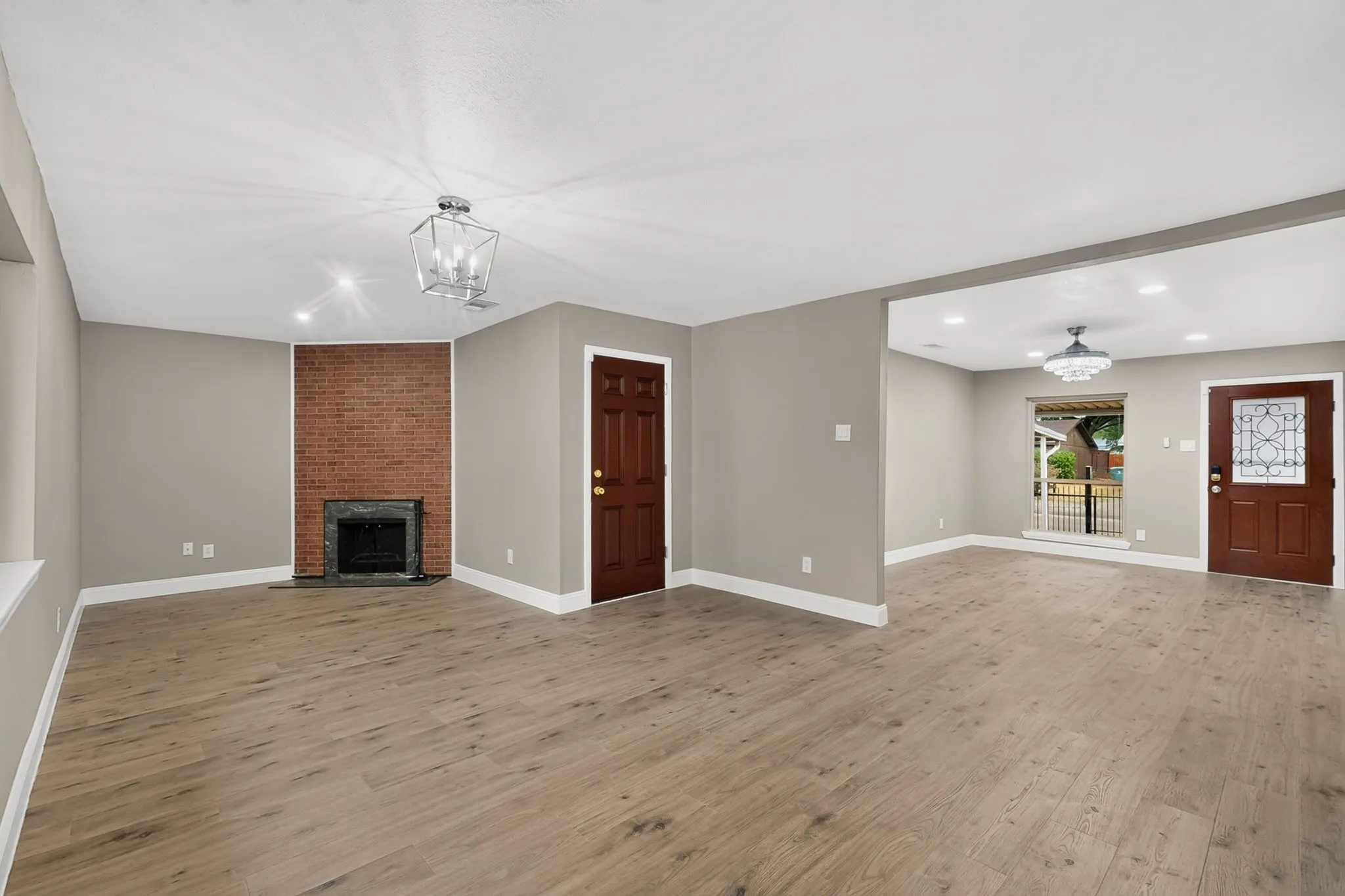 Single Family Residence For Sale in Dallas County , 4037 Salem Drive, Garland, Texas 75043, 3 Bedroom, 1 Bathroom, 1 Garage spaces, 1,246 Sqft, built in 1971, mls#21400047, Real Estate Agent in Garland, Homes For Sale in Dallas county, Homes For Sale in Garland, Realtor in Garland Texas, Real Estate Brokerage Independent Realty Texas, Luminita Cordes Realtor