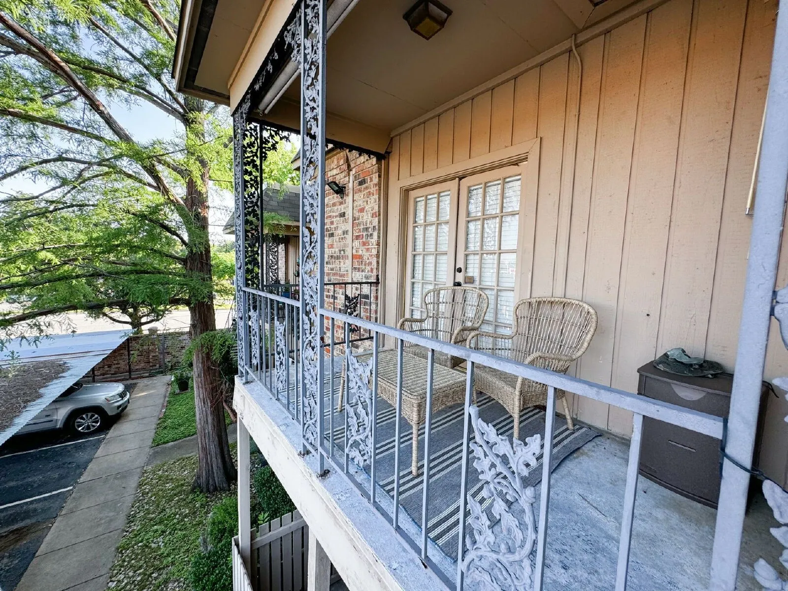 Condominium For Rent in Tarrant County , 4415 Bellaire Drive S 201S, Fort Worth, Texas 76109, 2 Bedroom, 2 Bathroom, Garage spaces, 1,101 Sqft, built in 1972, mls#21402235, Real Estate Agent in Fort Worth, Homes For Rent in Tarrant county, Homes For Rent in Fort Worth, Realtor in Fort Worth Texas, Real Estate Brokerage Independent Realty Texas, Luminita Cordes Realtor