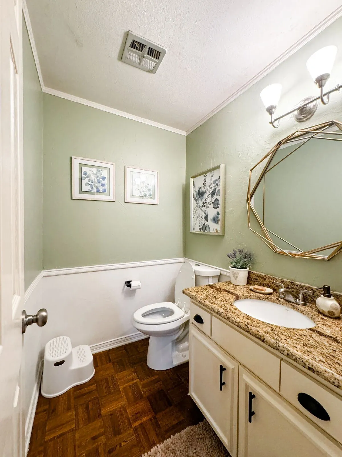 Condominium For Rent in Tarrant County , 4415 Bellaire Drive S 201S, Fort Worth, Texas 76109, 2 Bedroom, 2 Bathroom, Garage spaces, 1,101 Sqft, built in 1972, mls#21402235, Real Estate Agent in Fort Worth, Homes For Rent in Tarrant county, Homes For Rent in Fort Worth, Realtor in Fort Worth Texas, Real Estate Brokerage Independent Realty Texas, Luminita Cordes Realtor