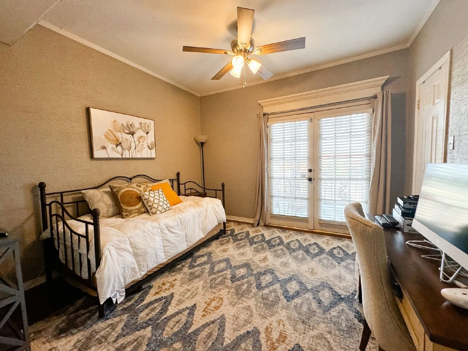 Condominium For Rent in Tarrant County , 4415 Bellaire Drive S 201S, Fort Worth, Texas 76109, 2 Bedroom, 2 Bathroom, Garage spaces, 1,101 Sqft, built in 1972, mls#21402235, Real Estate Agent in Fort Worth, Homes For Rent in Tarrant county, Homes For Rent in Fort Worth, Realtor in Fort Worth Texas, Real Estate Brokerage Independent Realty Texas, Luminita Cordes Realtor