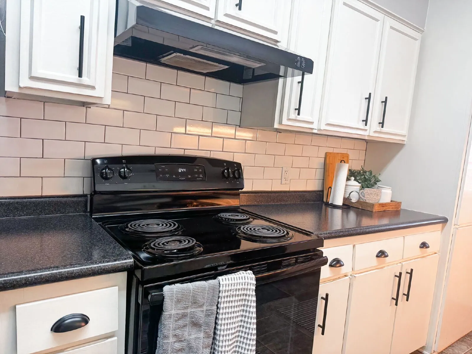 Condominium For Rent in Tarrant County , 4415 Bellaire Drive S 201S, Fort Worth, Texas 76109, 2 Bedroom, 2 Bathroom, Garage spaces, 1,101 Sqft, built in 1972, mls#21402235, Real Estate Agent in Fort Worth, Homes For Rent in Tarrant county, Homes For Rent in Fort Worth, Realtor in Fort Worth Texas, Real Estate Brokerage Independent Realty Texas, Luminita Cordes Realtor