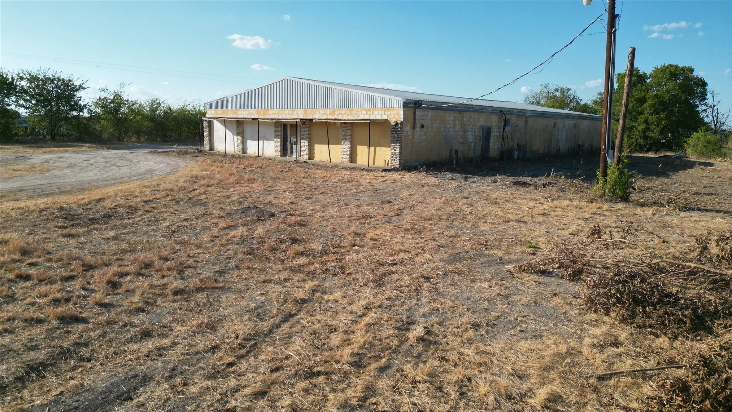 Warehouse For Sale in Coryell County , 134 Airport Road, Gatesville, Texas 76528, 0, 0, Garage spaces, 0 Sqft, built in 1970, mls#21402224, Real Estate Agent in Gatesville, Homes For Sale in Coryell county, Homes For Sale in Gatesville, Realtor in Gatesville Texas, Real Estate Brokerage Independent Realty Texas, Luminita Cordes Realtor