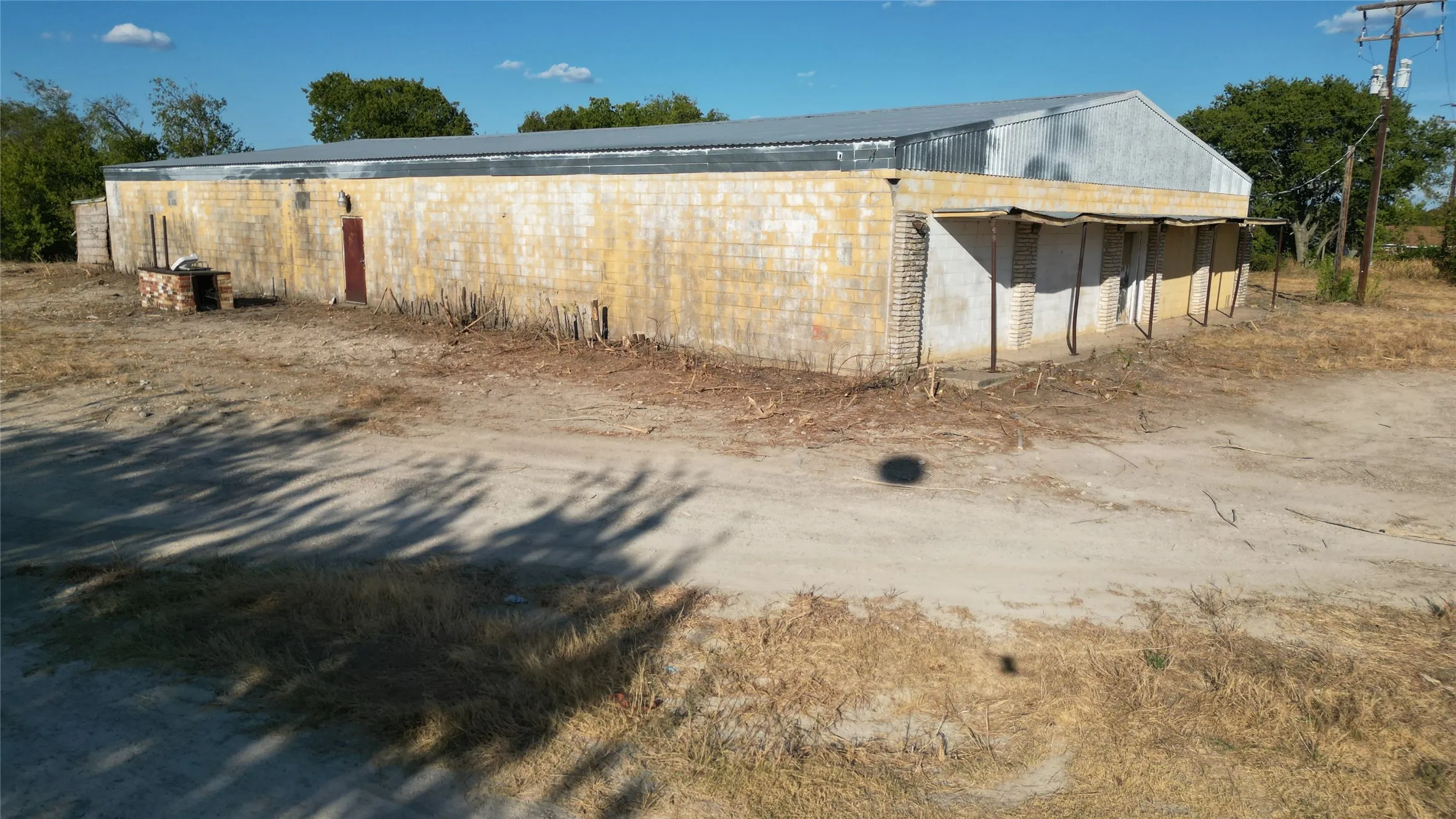 Warehouse For Sale in Coryell County , 134 Airport Road, Gatesville, Texas 76528, 0, 0, Garage spaces, 0 Sqft, built in 1970, mls#21402224, Real Estate Agent in Gatesville, Homes For Sale in Coryell county, Homes For Sale in Gatesville, Realtor in Gatesville Texas, Real Estate Brokerage Independent Realty Texas, Luminita Cordes Realtor