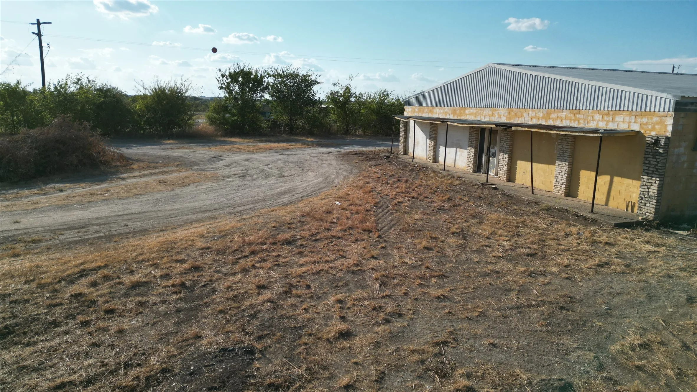 Warehouse For Sale in Coryell County , 134 Airport Road, Gatesville, Texas 76528, 0, 0, Garage spaces, 0 Sqft, built in 1970, mls#21402224, Real Estate Agent in Gatesville, Homes For Sale in Coryell county, Homes For Sale in Gatesville, Realtor in Gatesville Texas, Real Estate Brokerage Independent Realty Texas, Luminita Cordes Realtor