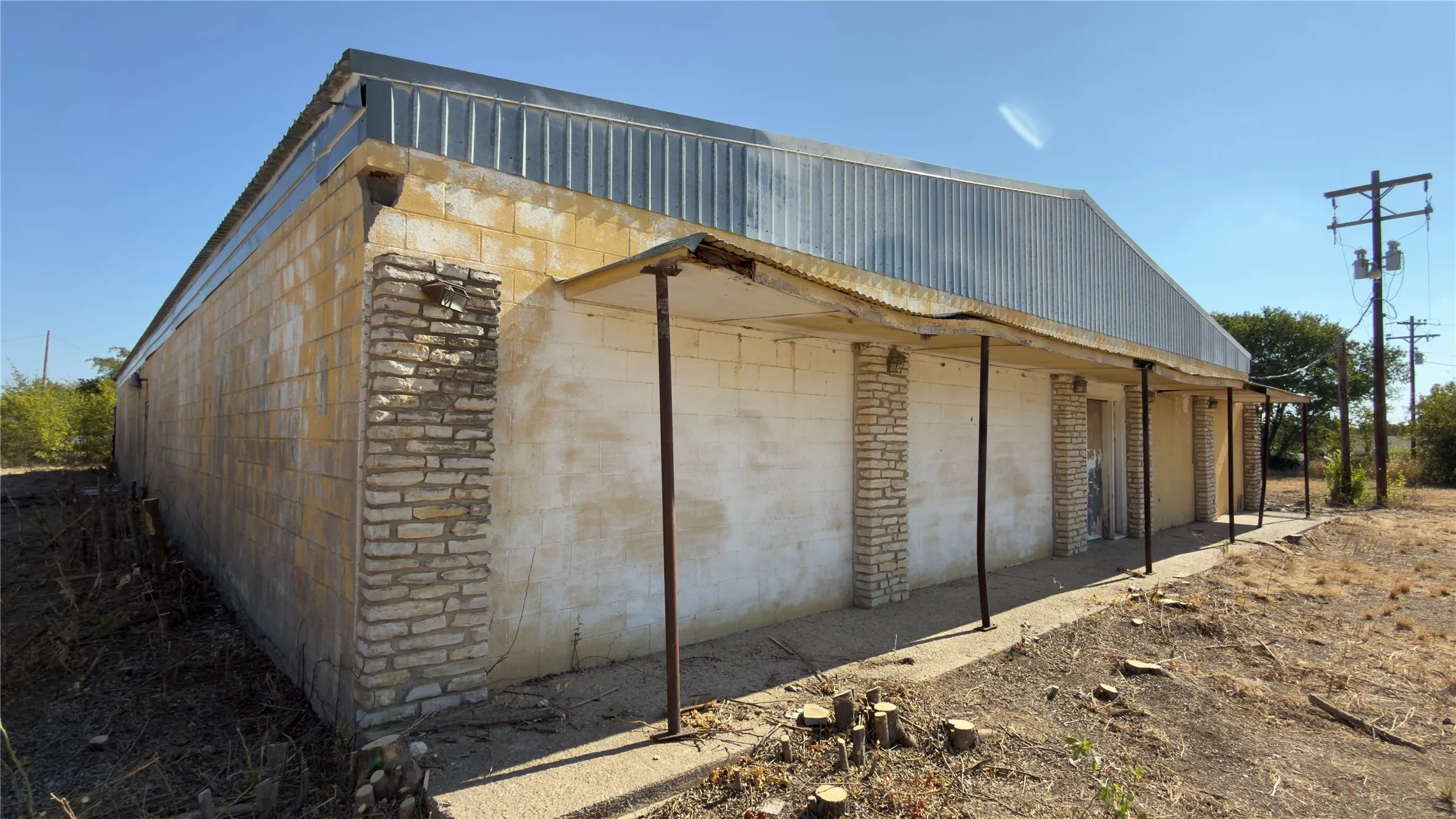 Warehouse For Sale in Coryell County , 134 Airport Road, Gatesville, Texas 76528, 0, 0, Garage spaces, 0 Sqft, built in 1970, mls#21402224, Real Estate Agent in Gatesville, Homes For Sale in Coryell county, Homes For Sale in Gatesville, Realtor in Gatesville Texas, Real Estate Brokerage Independent Realty Texas, Luminita Cordes Realtor