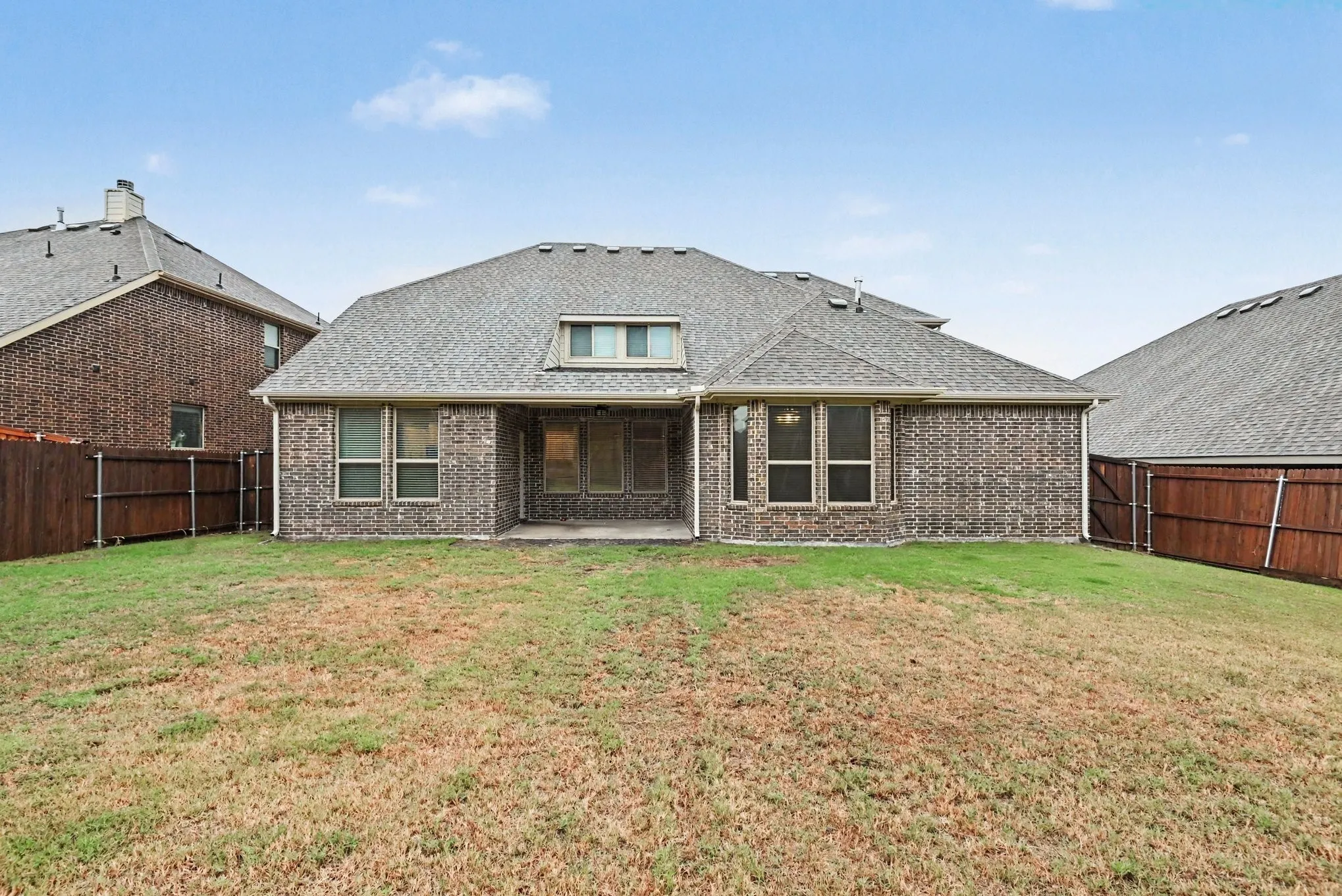 Single Family Residence For Sale in Parker County , 624 Soaring Star Lane, Weatherford, Texas 76087, 4 Bedroom, 3 Bathroom, 2 Garage spaces, 3,338 Sqft, built in 2021, mls#21399737, Real Estate Agent in Weatherford, Homes For Sale in Parker county, Homes For Sale in Weatherford, Realtor in Weatherford Texas, Real Estate Brokerage Independent Realty Texas, Luminita Cordes Realtor