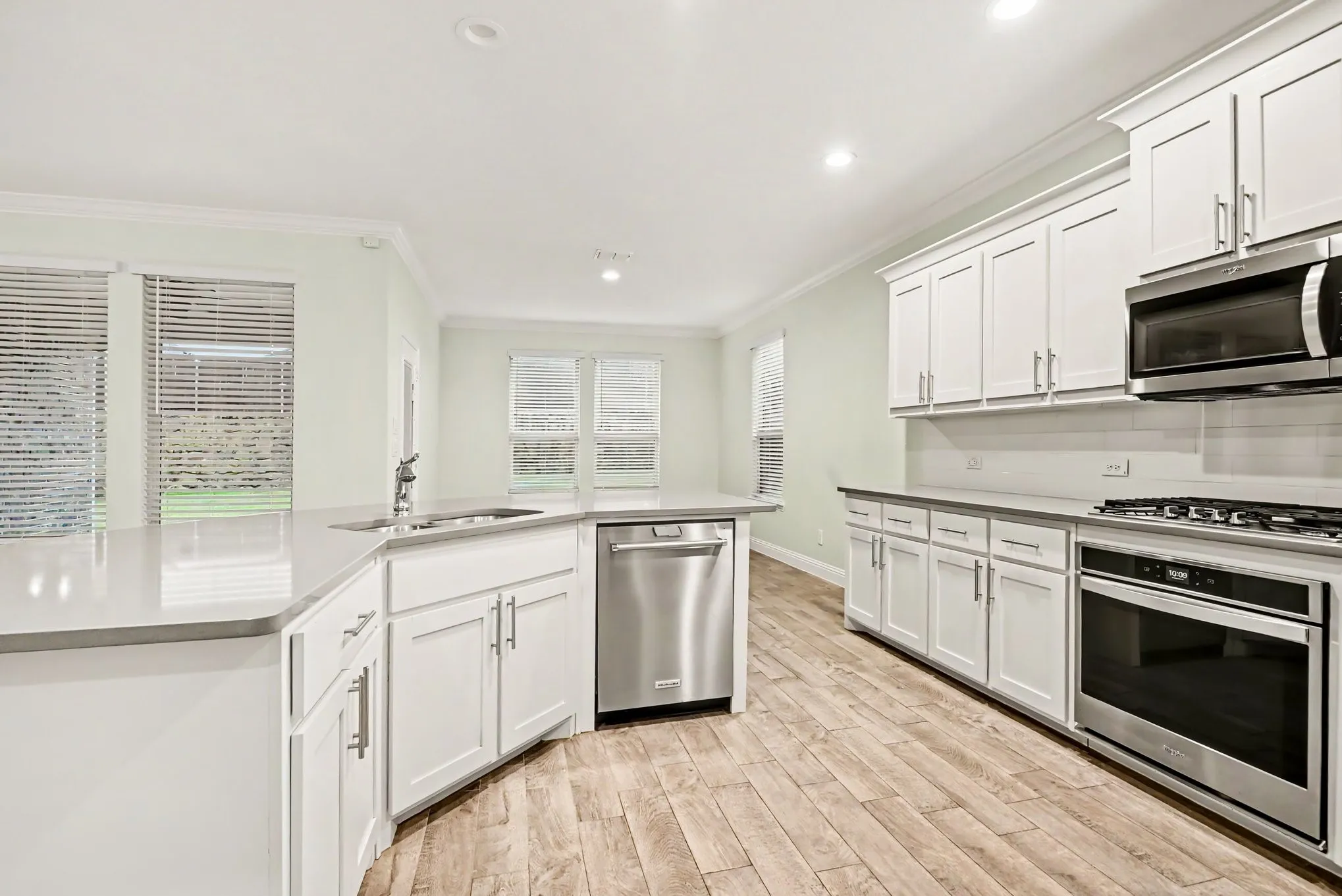 Single Family Residence For Sale in Parker County , 624 Soaring Star Lane, Weatherford, Texas 76087, 4 Bedroom, 3 Bathroom, 2 Garage spaces, 3,338 Sqft, built in 2021, mls#21399737, Real Estate Agent in Weatherford, Homes For Sale in Parker county, Homes For Sale in Weatherford, Realtor in Weatherford Texas, Real Estate Brokerage Independent Realty Texas, Luminita Cordes Realtor