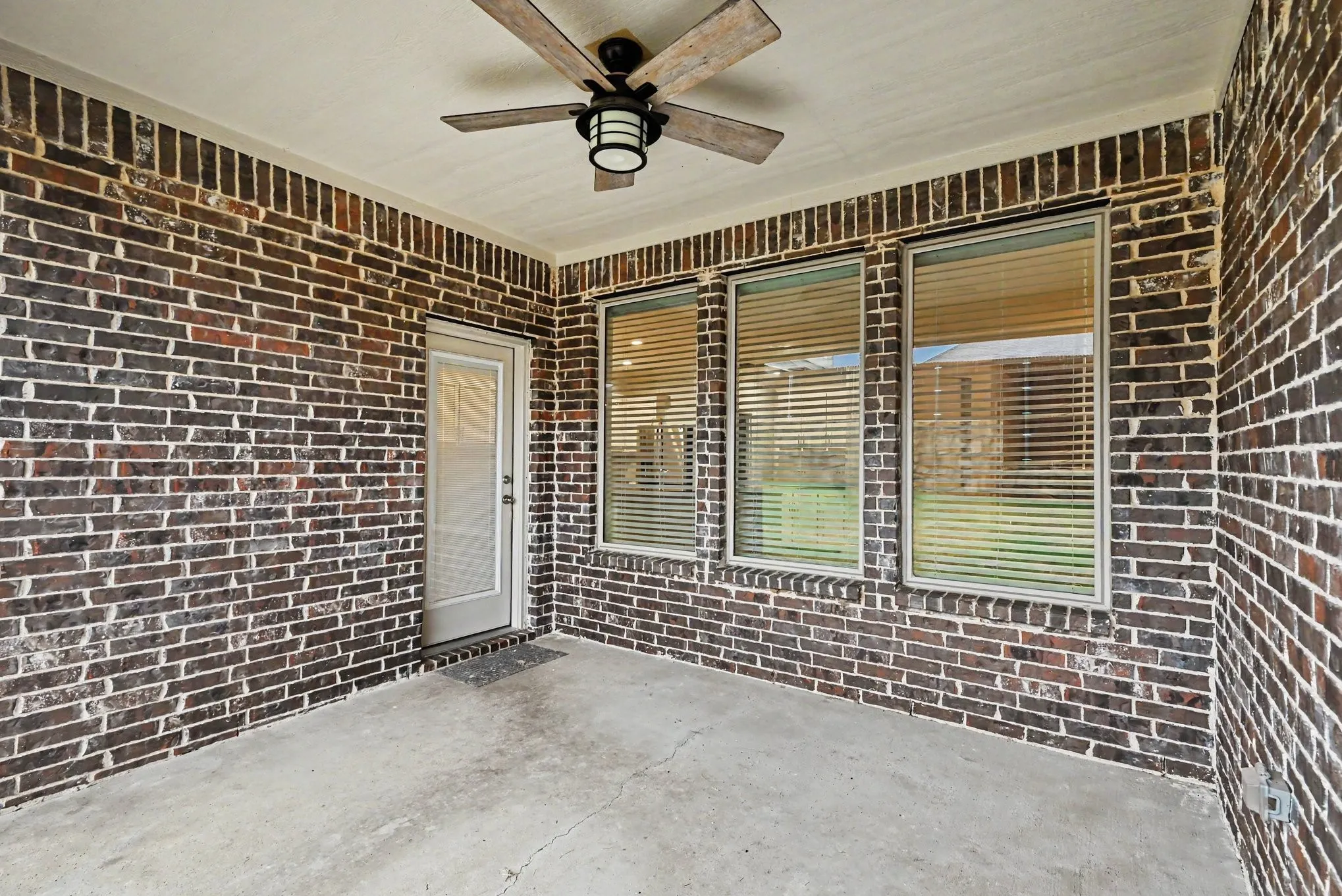 Single Family Residence For Sale in Parker County , 624 Soaring Star Lane, Weatherford, Texas 76087, 4 Bedroom, 3 Bathroom, 2 Garage spaces, 3,338 Sqft, built in 2021, mls#21399737, Real Estate Agent in Weatherford, Homes For Sale in Parker county, Homes For Sale in Weatherford, Realtor in Weatherford Texas, Real Estate Brokerage Independent Realty Texas, Luminita Cordes Realtor
