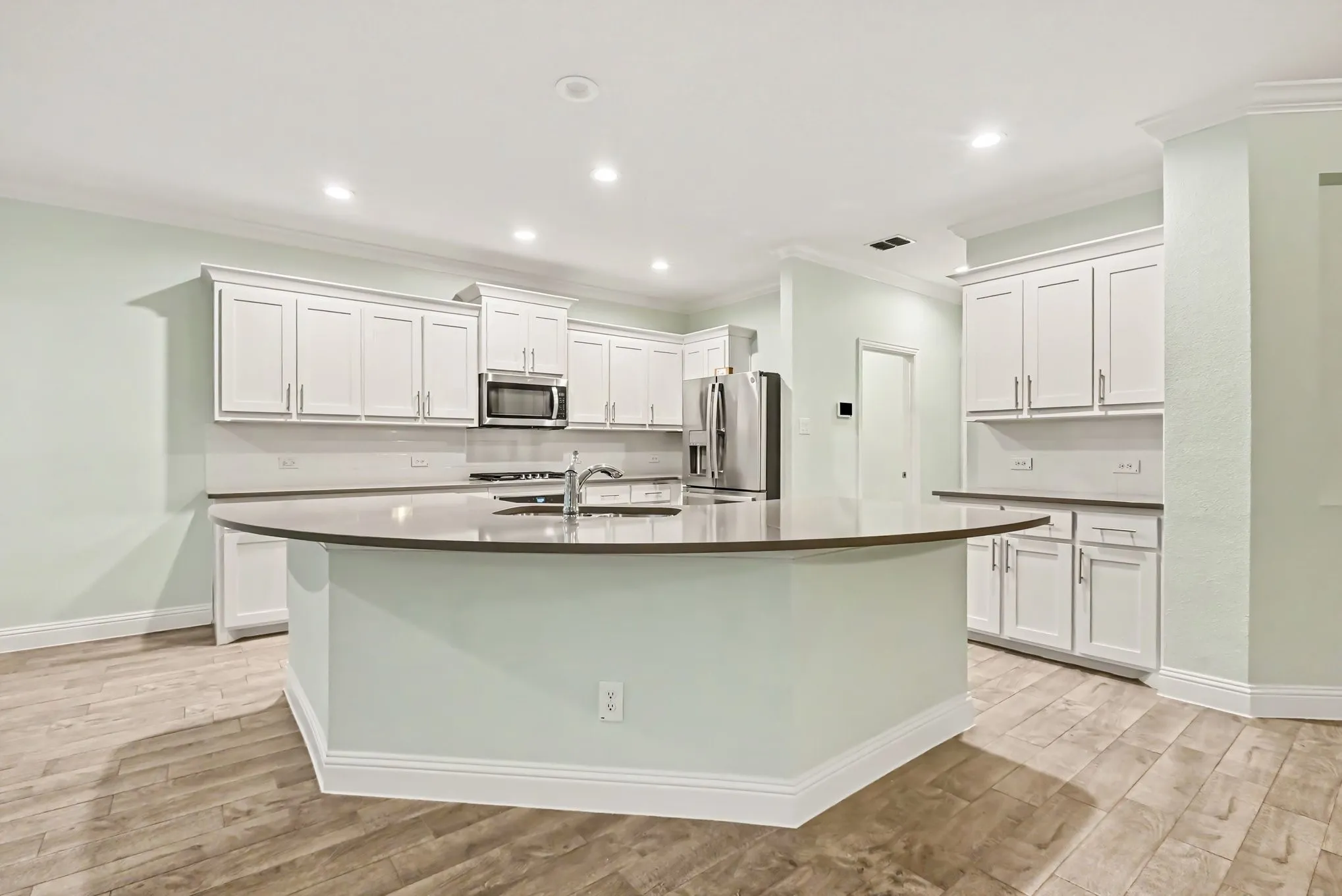Single Family Residence For Sale in Parker County , 624 Soaring Star Lane, Weatherford, Texas 76087, 4 Bedroom, 3 Bathroom, 2 Garage spaces, 3,338 Sqft, built in 2021, mls#21399737, Real Estate Agent in Weatherford, Homes For Sale in Parker county, Homes For Sale in Weatherford, Realtor in Weatherford Texas, Real Estate Brokerage Independent Realty Texas, Luminita Cordes Realtor