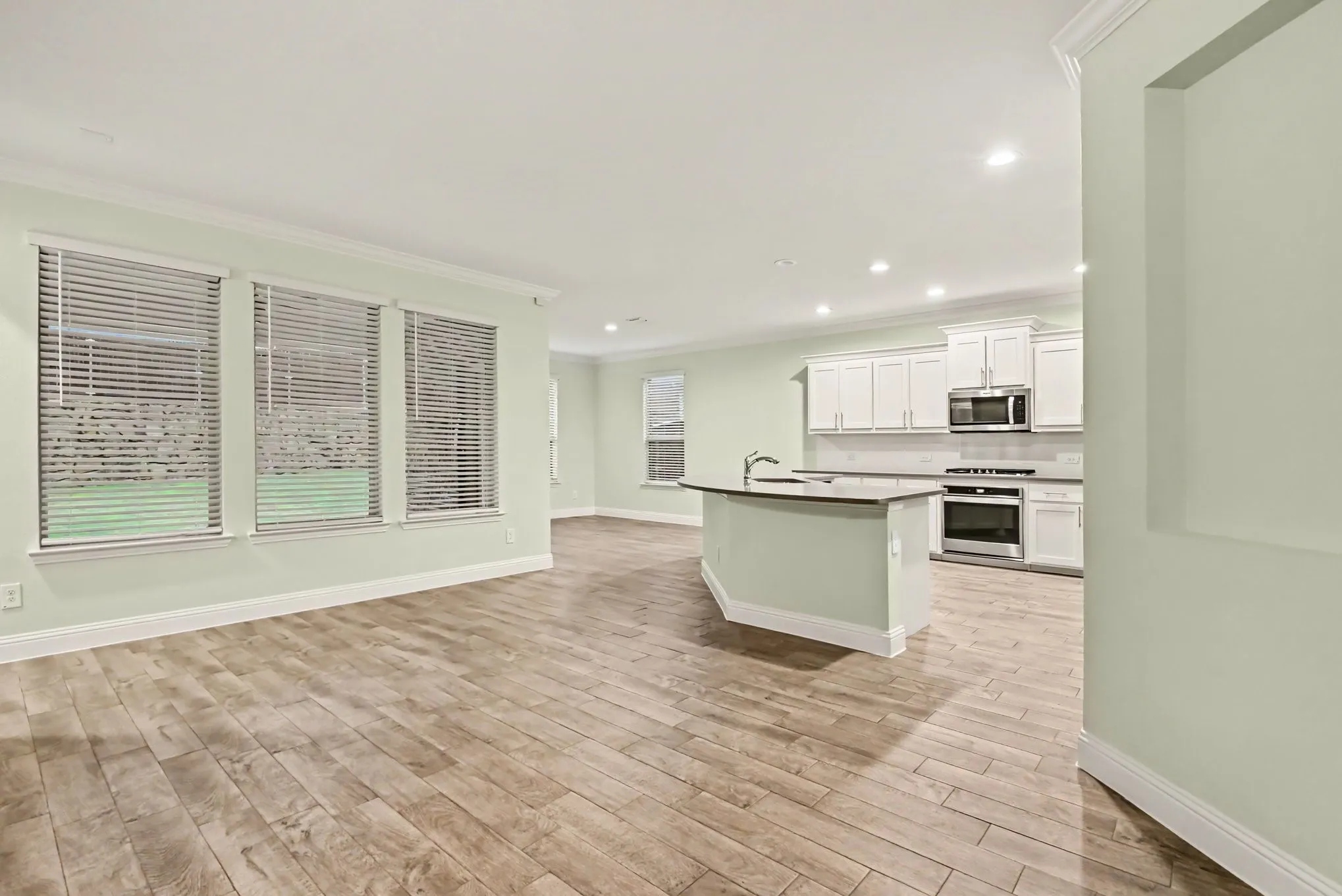 Single Family Residence For Sale in Parker County , 624 Soaring Star Lane, Weatherford, Texas 76087, 4 Bedroom, 3 Bathroom, 2 Garage spaces, 3,338 Sqft, built in 2021, mls#21399737, Real Estate Agent in Weatherford, Homes For Sale in Parker county, Homes For Sale in Weatherford, Realtor in Weatherford Texas, Real Estate Brokerage Independent Realty Texas, Luminita Cordes Realtor