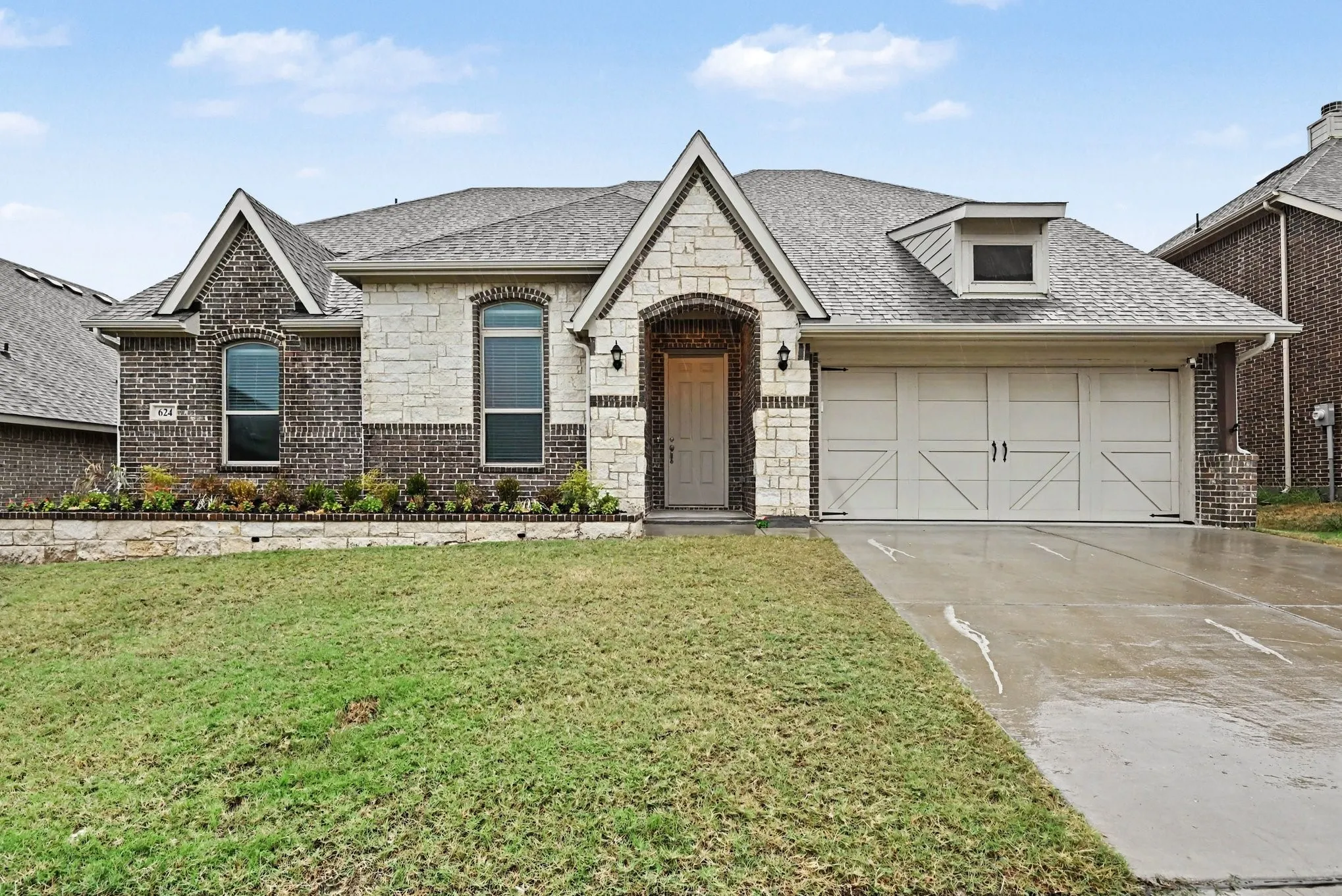 Single Family Residence For Sale in Parker County , 624 Soaring Star Lane, Weatherford, Texas 76087, 4 Bedroom, 3 Bathroom, 2 Garage spaces, 3,338 Sqft, built in 2021, mls#21399737, Real Estate Agent in Weatherford, Homes For Sale in Parker county, Homes For Sale in Weatherford, Realtor in Weatherford Texas, Real Estate Brokerage Independent Realty Texas, Luminita Cordes Realtor