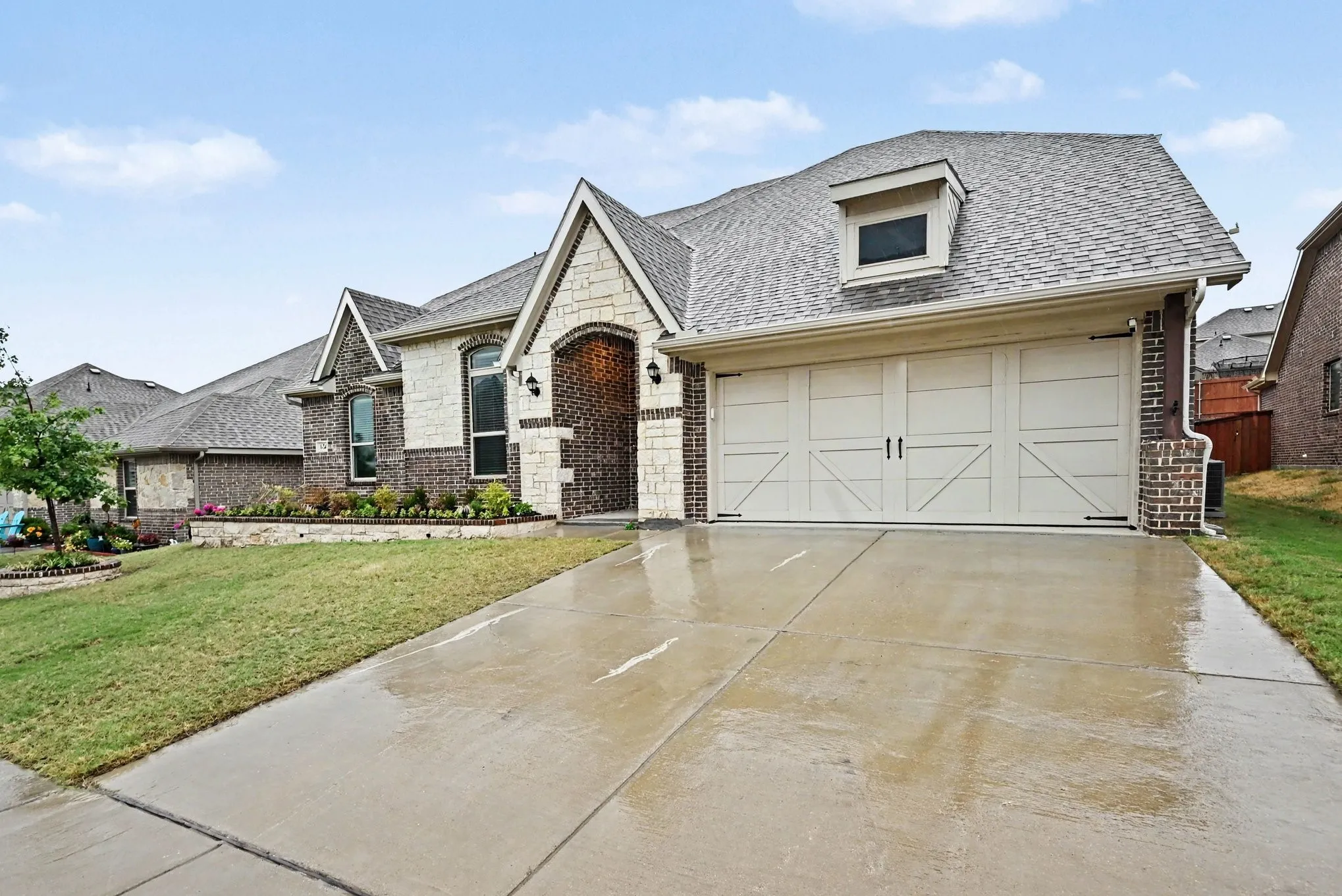 Single Family Residence For Sale in Parker County , 624 Soaring Star Lane, Weatherford, Texas 76087, 4 Bedroom, 3 Bathroom, 2 Garage spaces, 3,338 Sqft, built in 2021, mls#21399737, Real Estate Agent in Weatherford, Homes For Sale in Parker county, Homes For Sale in Weatherford, Realtor in Weatherford Texas, Real Estate Brokerage Independent Realty Texas, Luminita Cordes Realtor