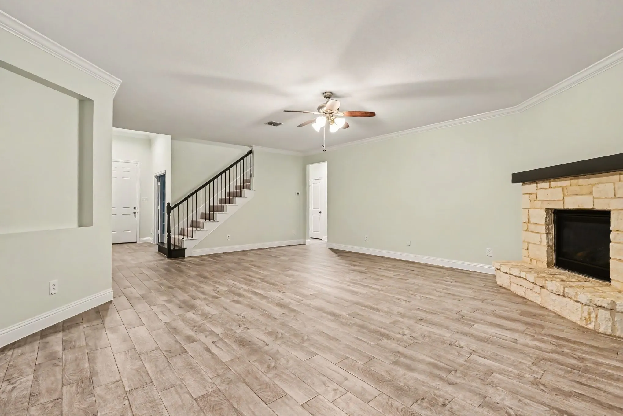 Single Family Residence For Sale in Parker County , 624 Soaring Star Lane, Weatherford, Texas 76087, 4 Bedroom, 3 Bathroom, 2 Garage spaces, 3,338 Sqft, built in 2021, mls#21399737, Real Estate Agent in Weatherford, Homes For Sale in Parker county, Homes For Sale in Weatherford, Realtor in Weatherford Texas, Real Estate Brokerage Independent Realty Texas, Luminita Cordes Realtor