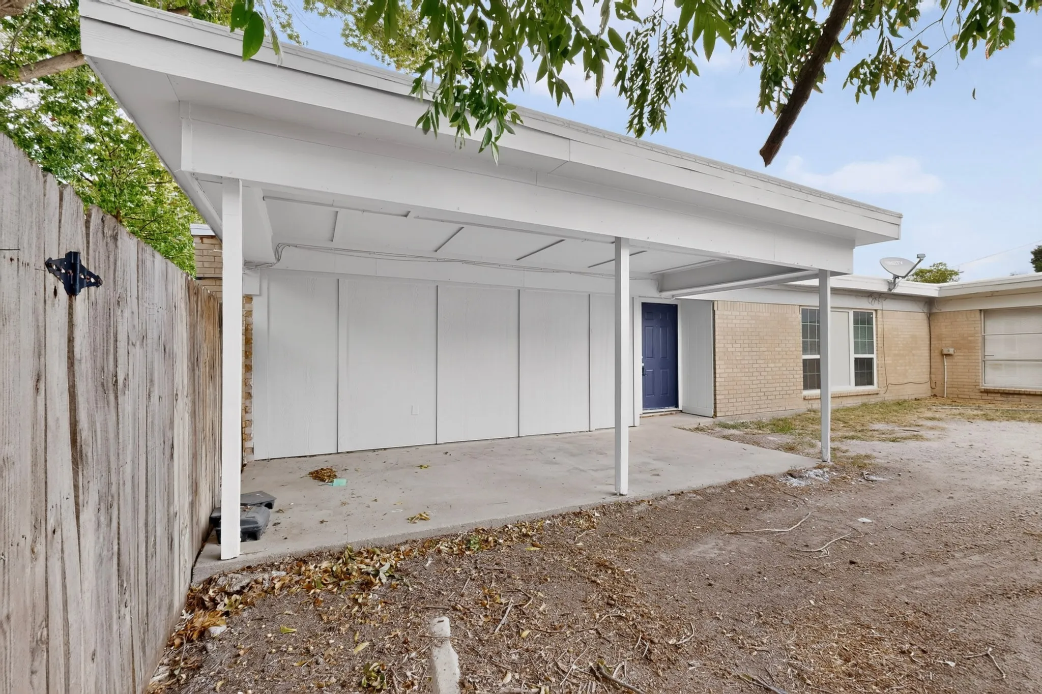 Condominium For Rent in Tarrant County , 6814 Trail Lake Drive B, Fort Worth, Texas 76133, 2 Bedroom, 2 Bathroom, 1 Garage spaces, 1,000 Sqft, built in 1988, mls#21402245, Real Estate Agent in Fort Worth, Homes For Rent in Tarrant county, Homes For Rent in Fort Worth, Realtor in Fort Worth Texas, Real Estate Brokerage Independent Realty Texas, Luminita Cordes Realtor