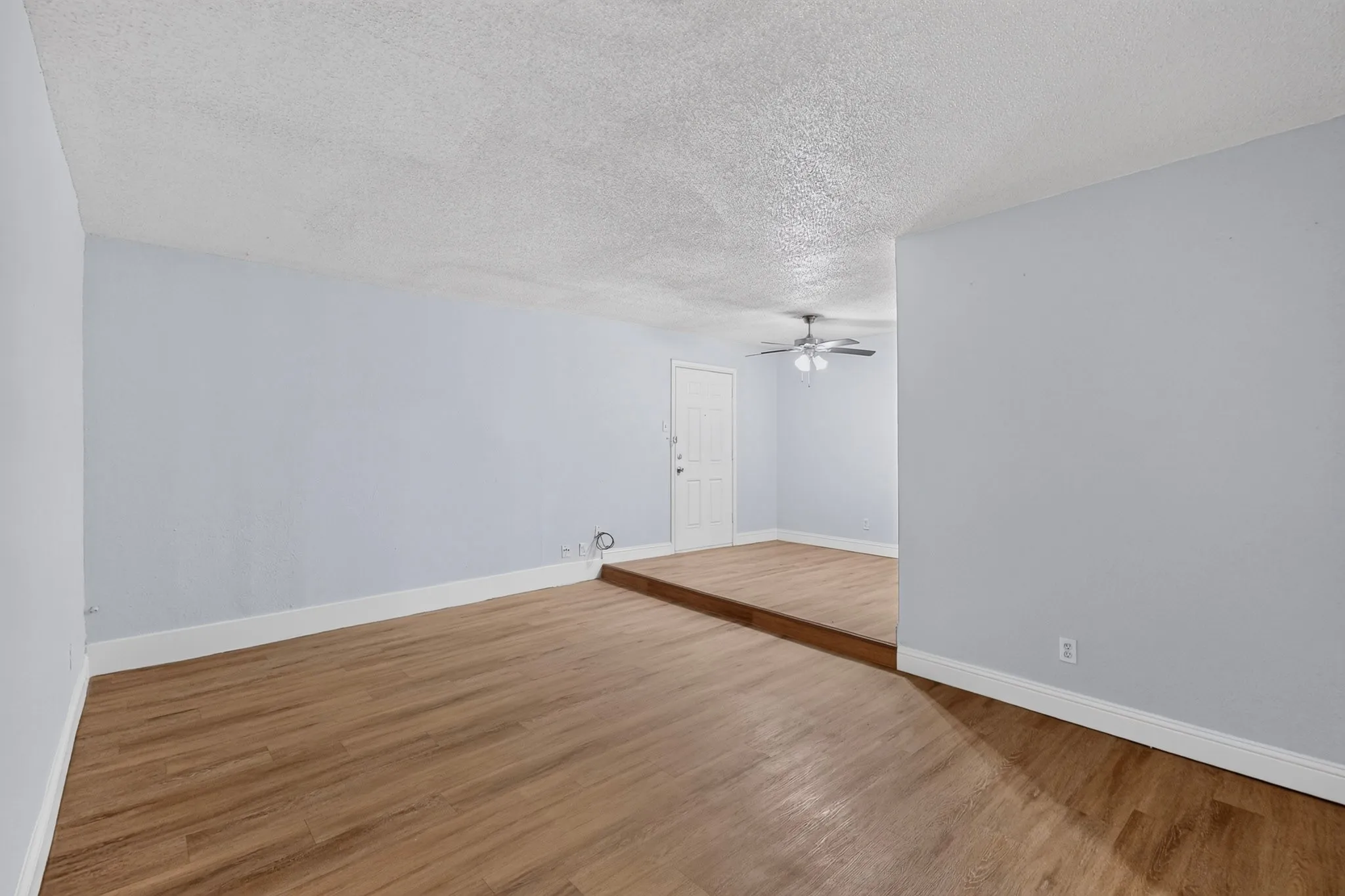Condominium For Rent in Tarrant County , 6814 Trail Lake Drive B, Fort Worth, Texas 76133, 2 Bedroom, 2 Bathroom, 1 Garage spaces, 1,000 Sqft, built in 1988, mls#21402245, Real Estate Agent in Fort Worth, Homes For Rent in Tarrant county, Homes For Rent in Fort Worth, Realtor in Fort Worth Texas, Real Estate Brokerage Independent Realty Texas, Luminita Cordes Realtor