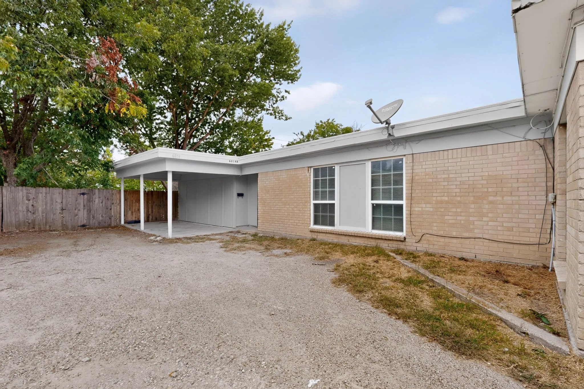 Condominium For Rent in Tarrant County , 6814 Trail Lake Drive B, Fort Worth, Texas 76133, 2 Bedroom, 2 Bathroom, 1 Garage spaces, 1,000 Sqft, built in 1988, mls#21402245, Real Estate Agent in Fort Worth, Homes For Rent in Tarrant county, Homes For Rent in Fort Worth, Realtor in Fort Worth Texas, Real Estate Brokerage Independent Realty Texas, Luminita Cordes Realtor