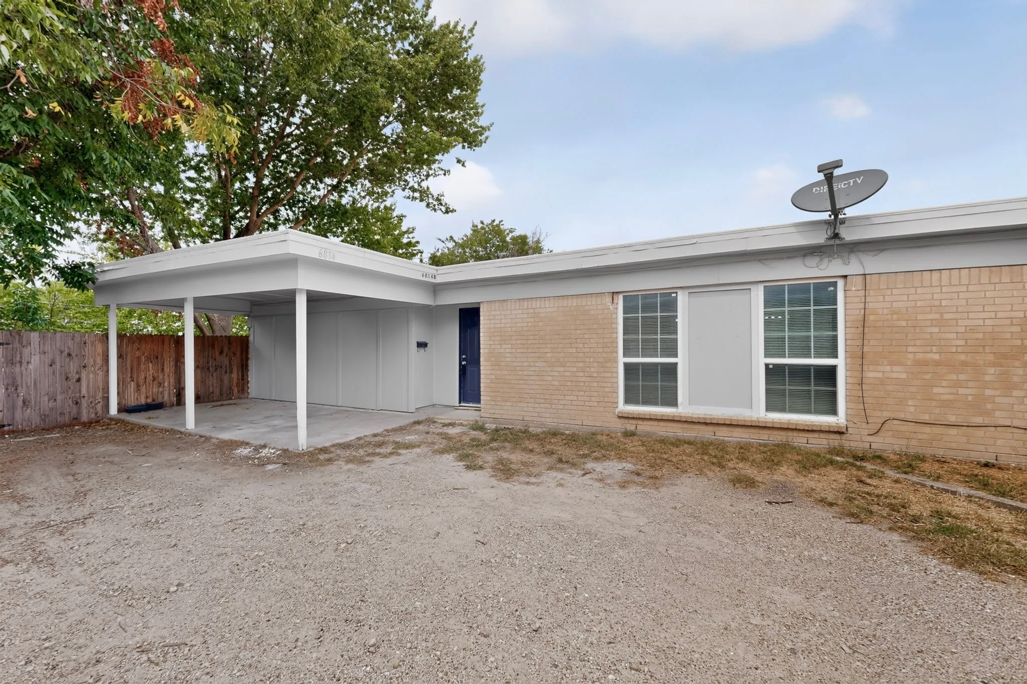Condominium For Rent in Tarrant County , 6814 Trail Lake Drive B, Fort Worth, Texas 76133, 2 Bedroom, 2 Bathroom, 1 Garage spaces, 1,000 Sqft, built in 1988, mls#21402245, Real Estate Agent in Fort Worth, Homes For Rent in Tarrant county, Homes For Rent in Fort Worth, Realtor in Fort Worth Texas, Real Estate Brokerage Independent Realty Texas, Luminita Cordes Realtor