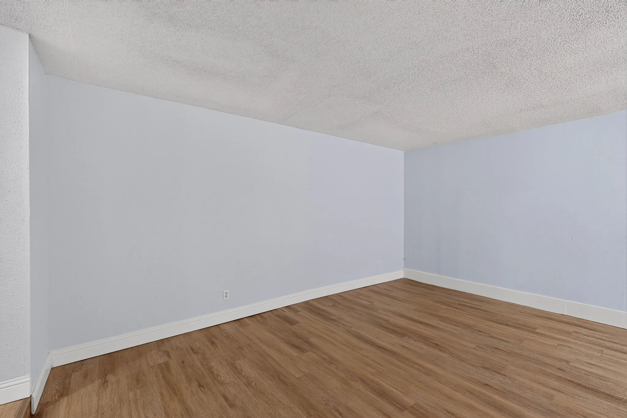 Condominium For Rent in Tarrant County , 6814 Trail Lake Drive B, Fort Worth, Texas 76133, 2 Bedroom, 2 Bathroom, 1 Garage spaces, 1,000 Sqft, built in 1988, mls#21402245, Real Estate Agent in Fort Worth, Homes For Rent in Tarrant county, Homes For Rent in Fort Worth, Realtor in Fort Worth Texas, Real Estate Brokerage Independent Realty Texas, Luminita Cordes Realtor