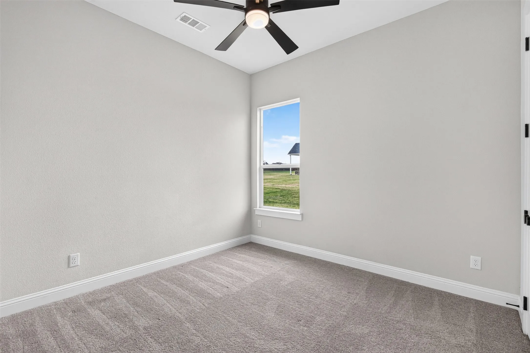 Single Family Residence For Sale in Collin County , 804 Republic Row, Nevada, Texas 75173, 3 Bedroom, 2 Bathroom, 3 Garage spaces, 2,417 Sqft, built in 2022, mls#21400280, Real Estate Agent in Nevada, Homes For Sale in Collin county, Homes For Sale in Nevada, Realtor in Nevada Texas, Real Estate Brokerage Independent Realty Texas, Luminita Cordes Realtor