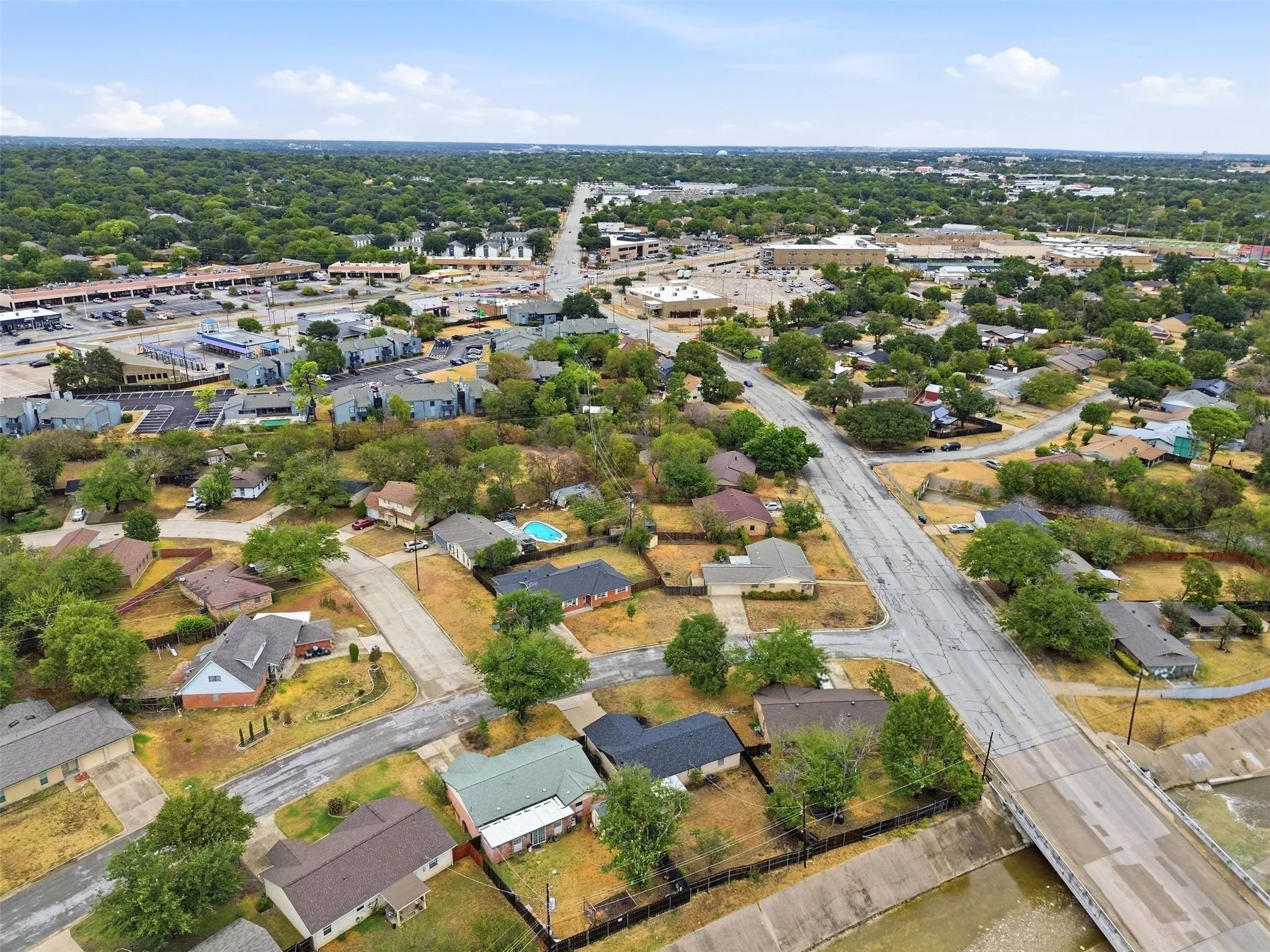 Single Family Residence For Sale in Tarrant County , 3205 Fargo Court, Fort Worth, Texas 76133, 3 Bedroom, 2 Bathroom, 2 Garage spaces, 1,119 Sqft, built in 1970, mls#21400447, Real Estate Agent in Fort Worth, Homes For Sale in Tarrant county, Homes For Sale in Fort Worth, Realtor in Fort Worth Texas, Real Estate Brokerage Independent Realty Texas, Luminita Cordes Realtor