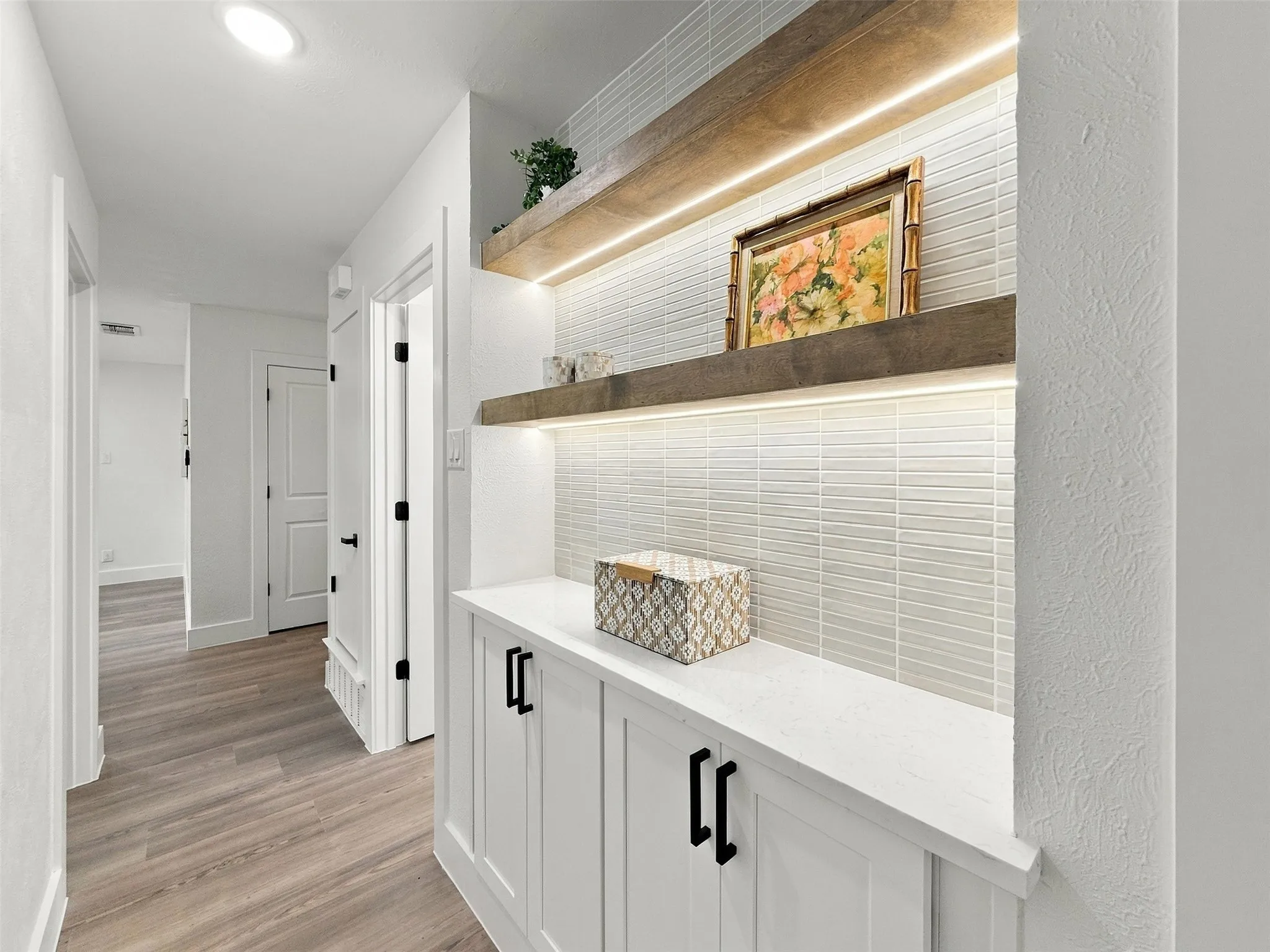 Single Family Residence For Sale in Tarrant County , 3205 Fargo Court, Fort Worth, Texas 76133, 3 Bedroom, 2 Bathroom, 2 Garage spaces, 1,119 Sqft, built in 1970, mls#21400447, Real Estate Agent in Fort Worth, Homes For Sale in Tarrant county, Homes For Sale in Fort Worth, Realtor in Fort Worth Texas, Real Estate Brokerage Independent Realty Texas, Luminita Cordes Realtor
