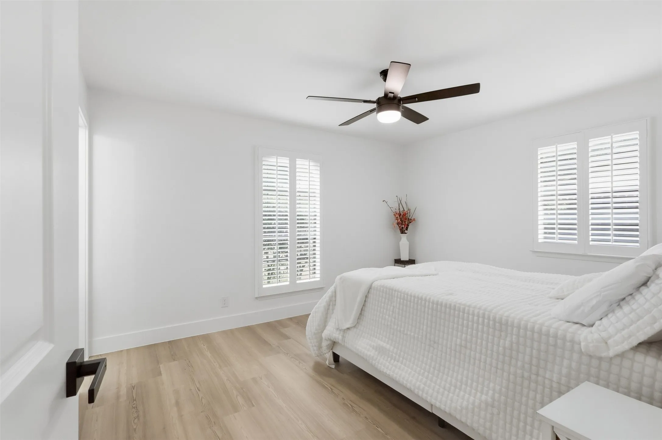 Single Family Residence For Sale in Tarrant County , 3205 Fargo Court, Fort Worth, Texas 76133, 3 Bedroom, 2 Bathroom, 2 Garage spaces, 1,119 Sqft, built in 1970, mls#21400447, Real Estate Agent in Fort Worth, Homes For Sale in Tarrant county, Homes For Sale in Fort Worth, Realtor in Fort Worth Texas, Real Estate Brokerage Independent Realty Texas, Luminita Cordes Realtor