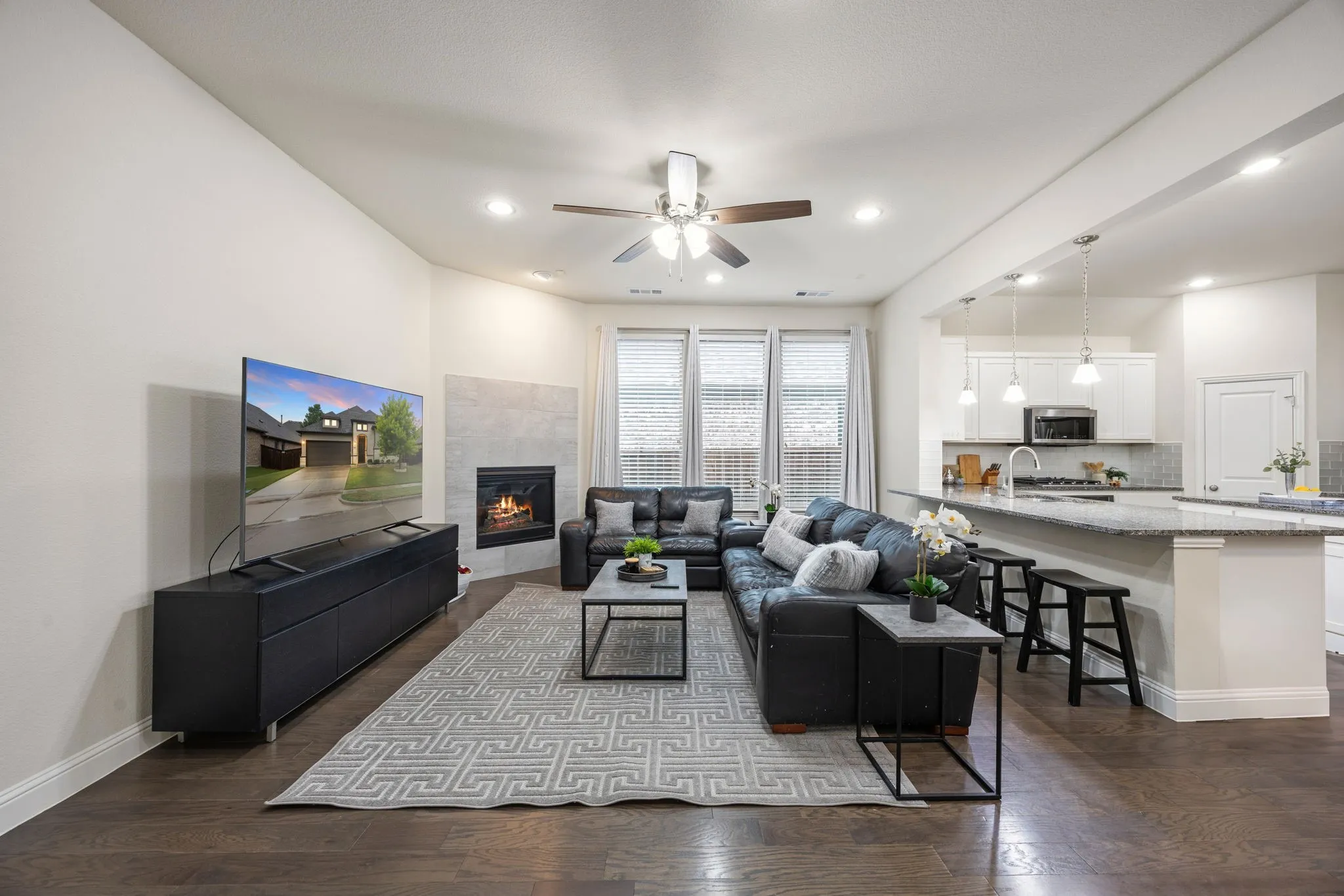 Single Family Residence For Sale in Collin County , 908 Spring Falls Drive, Mc Kinney, Texas 75071, 3 Bedroom, 2 Bathroom, 2 Garage spaces, 2,173 Sqft, built in 2015, mls#21402248, Real Estate Agent in Mc Kinney, Homes For Sale in Collin county, Homes For Sale in Mc Kinney, Realtor in Mc Kinney Texas, Real Estate Brokerage Independent Realty Texas, Luminita Cordes Realtor